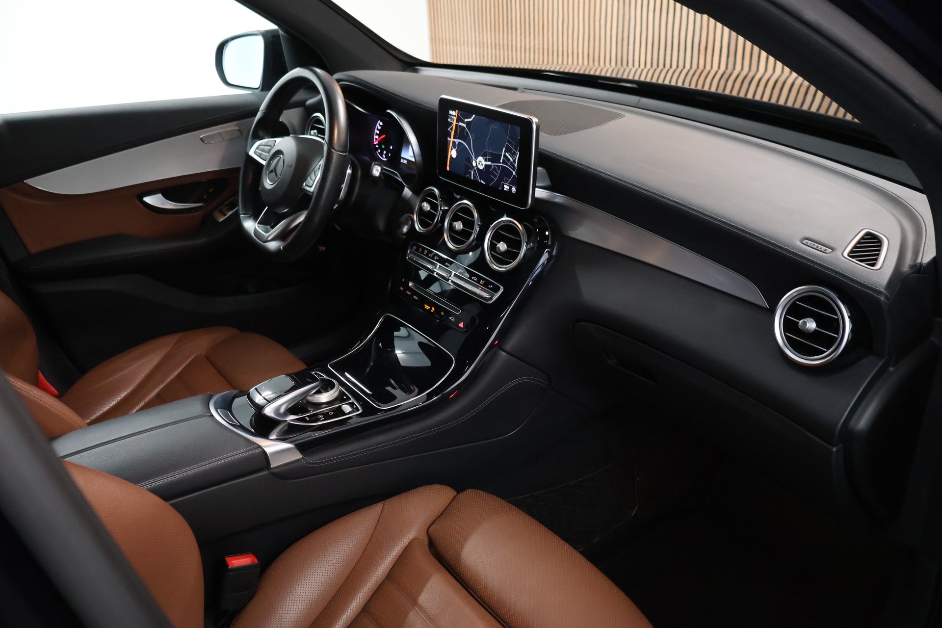 MERCEDES-BENZ GLC 43 AMG 4Matic 9G-Tronic-image-13