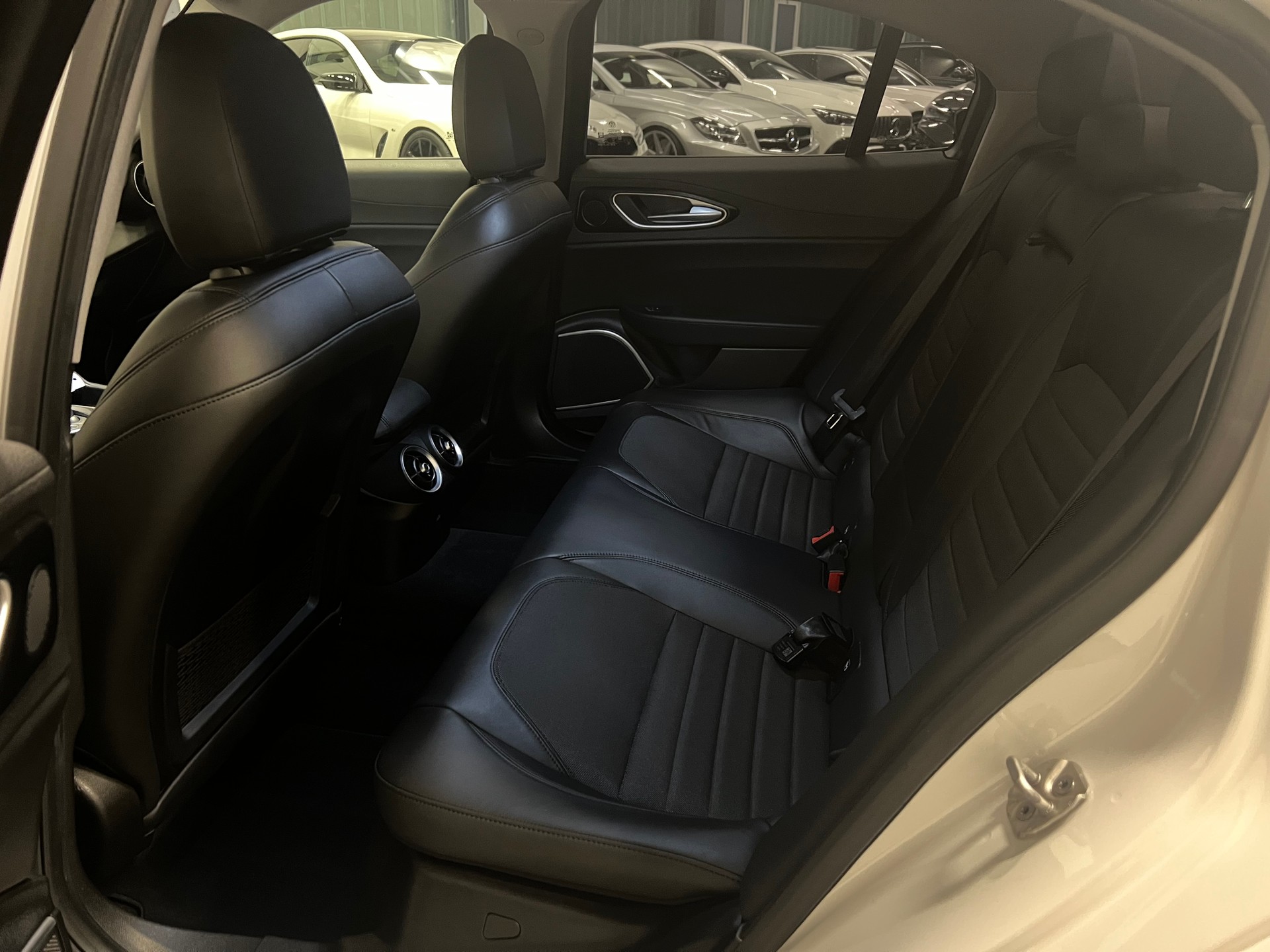 ALFA ROMEO Giulia 2.0 Automatic-image-24