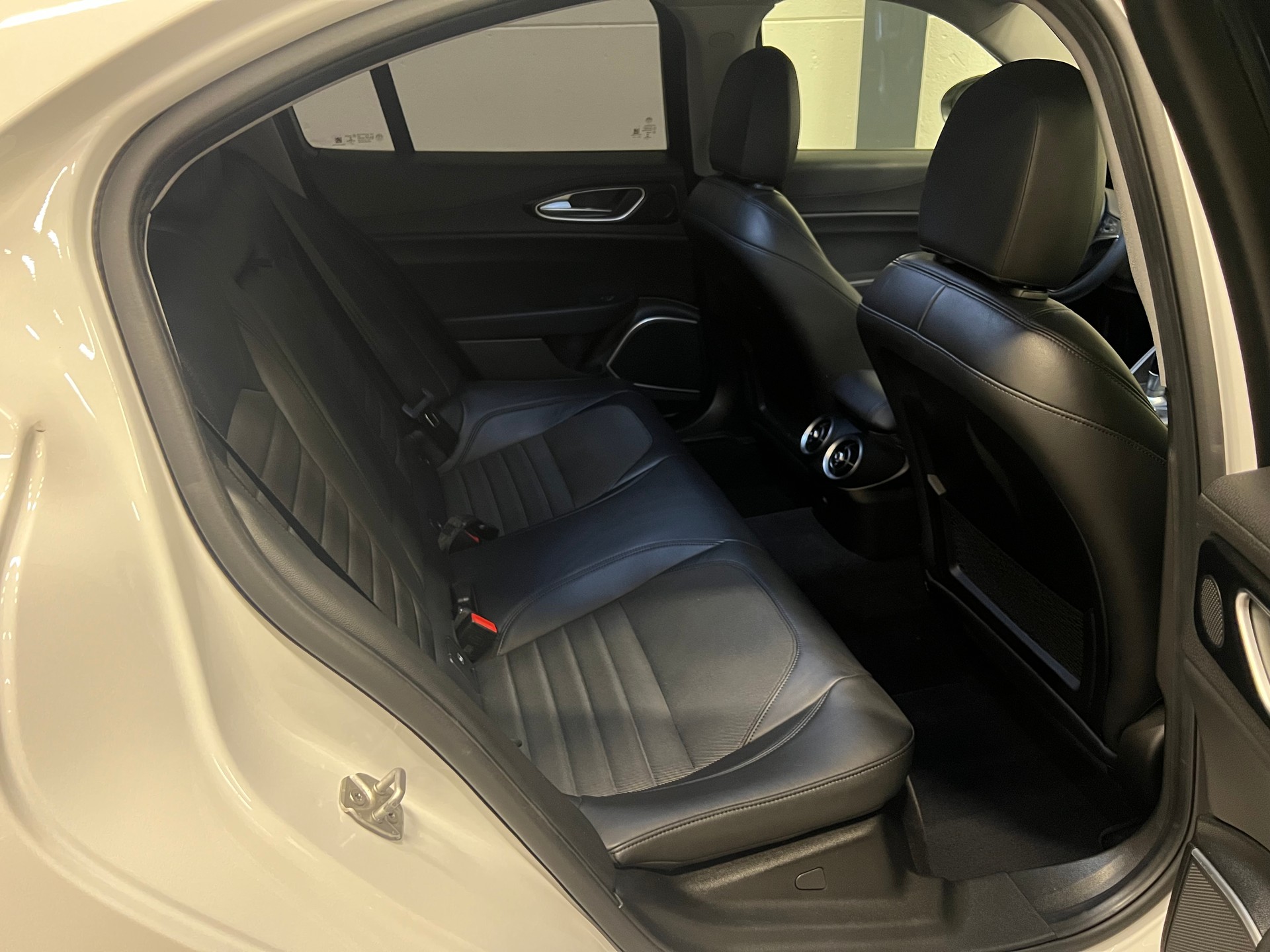 ALFA ROMEO Giulia 2.0 Automatic-image-23