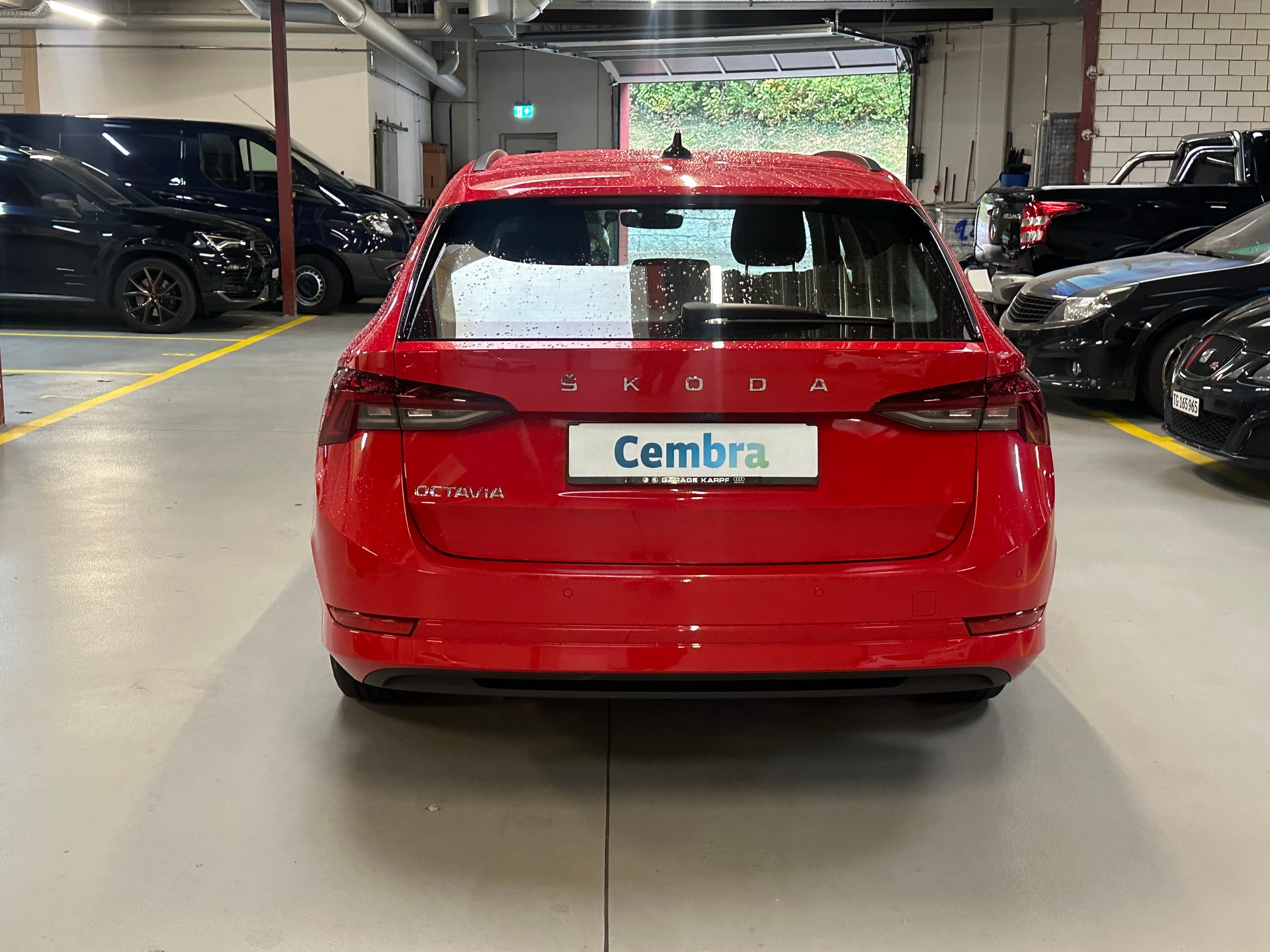 SKODA Octavia Combi 2.0 TDI DSG Ambition-image-3