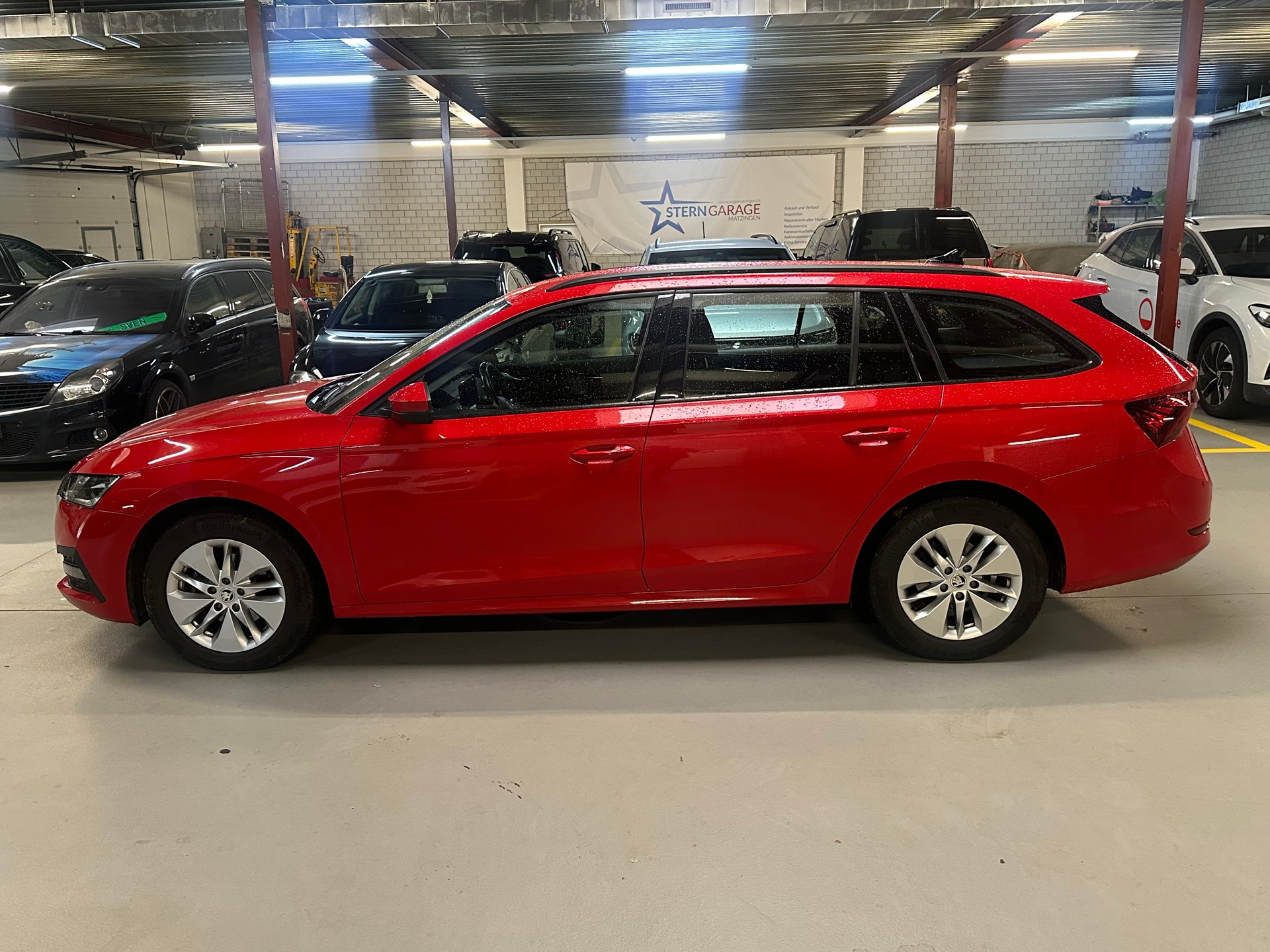 SKODA Octavia Combi 2.0 TDI DSG Ambition-image-1