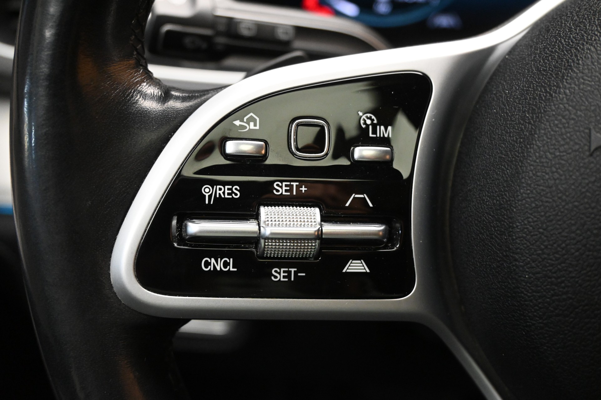 MERCEDES-BENZ GLE 580 4Matic AMG Line 9G-Tronic *AHK*-image-16