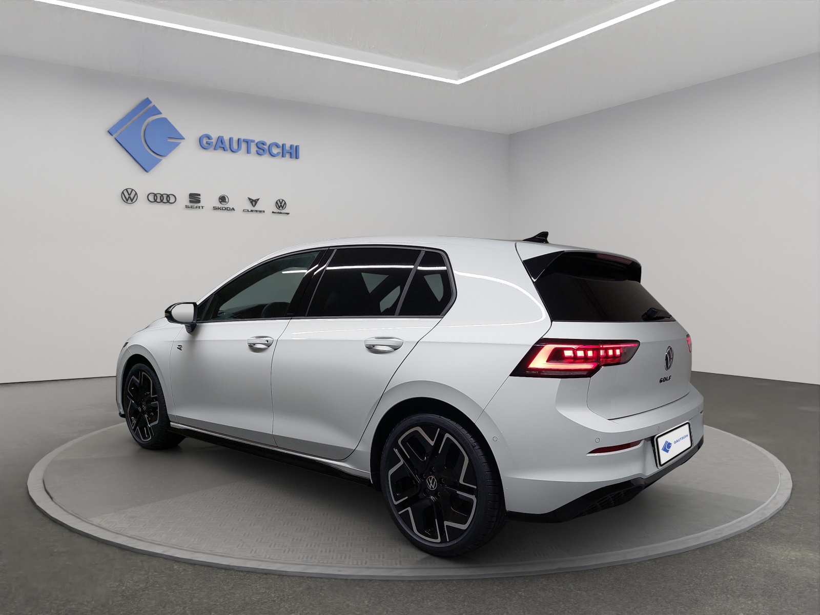 VW VW Golf R-Line-image-2