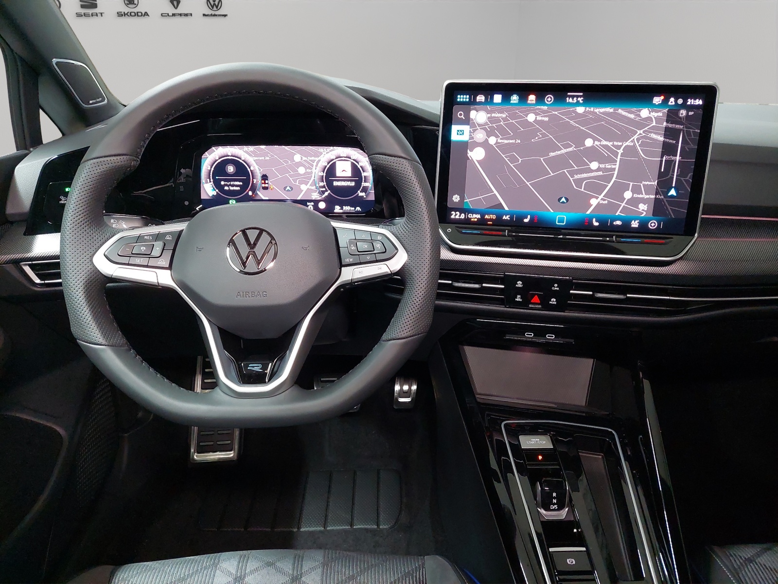 VW VW Golf R-Line-image-6