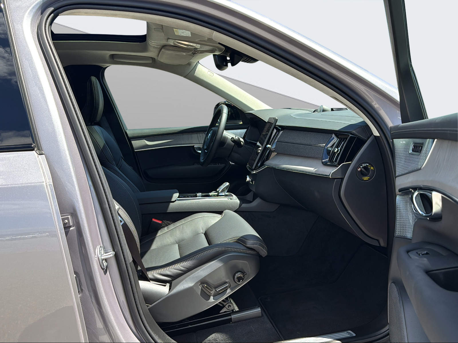 VOLVO XC90 2.0 T8 TE Ultra Dark eAWD-image-14