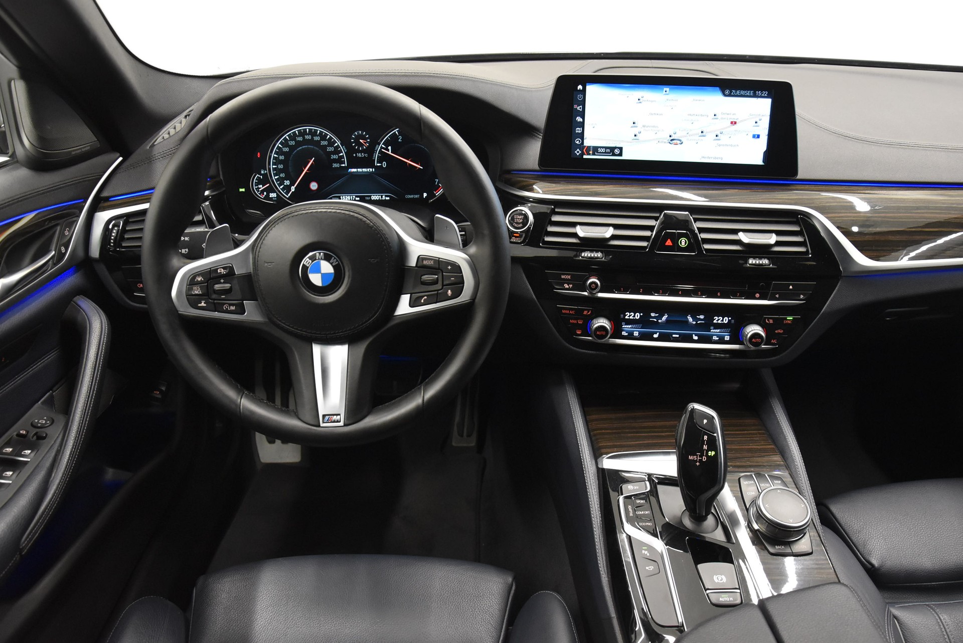 BMW M550i xDrive Steptronic-image-4