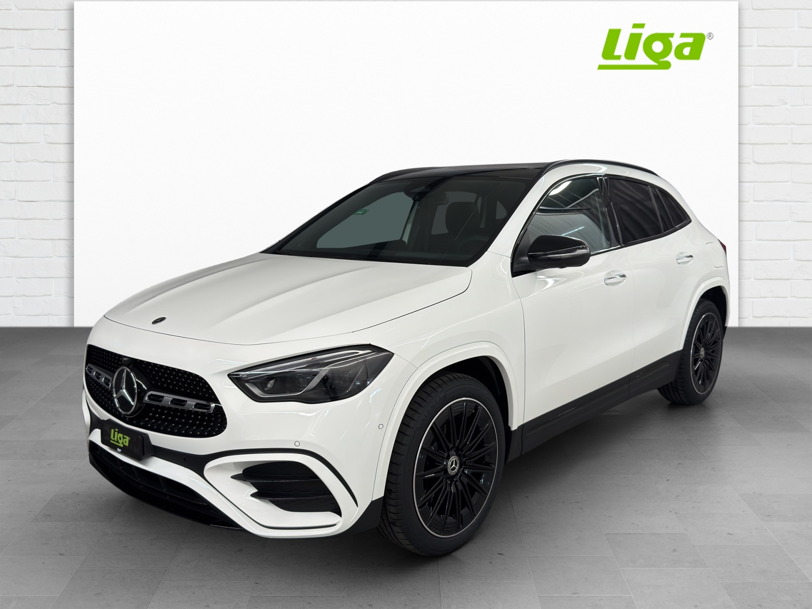 MERCEDES-BENZ GLA 250 e AMG Line EQ Star-image-1
