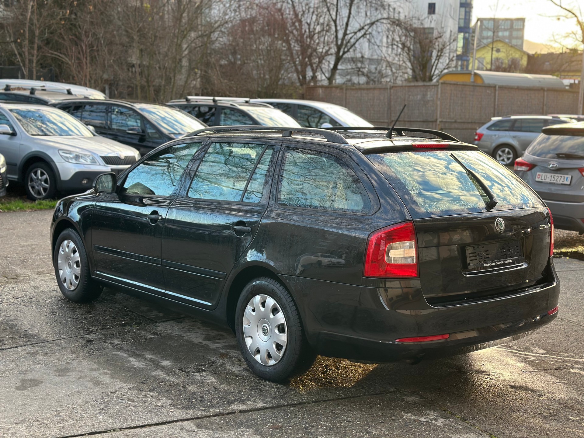 SKODA Octavia Combi 1.2 TSI Ambiente-image-4