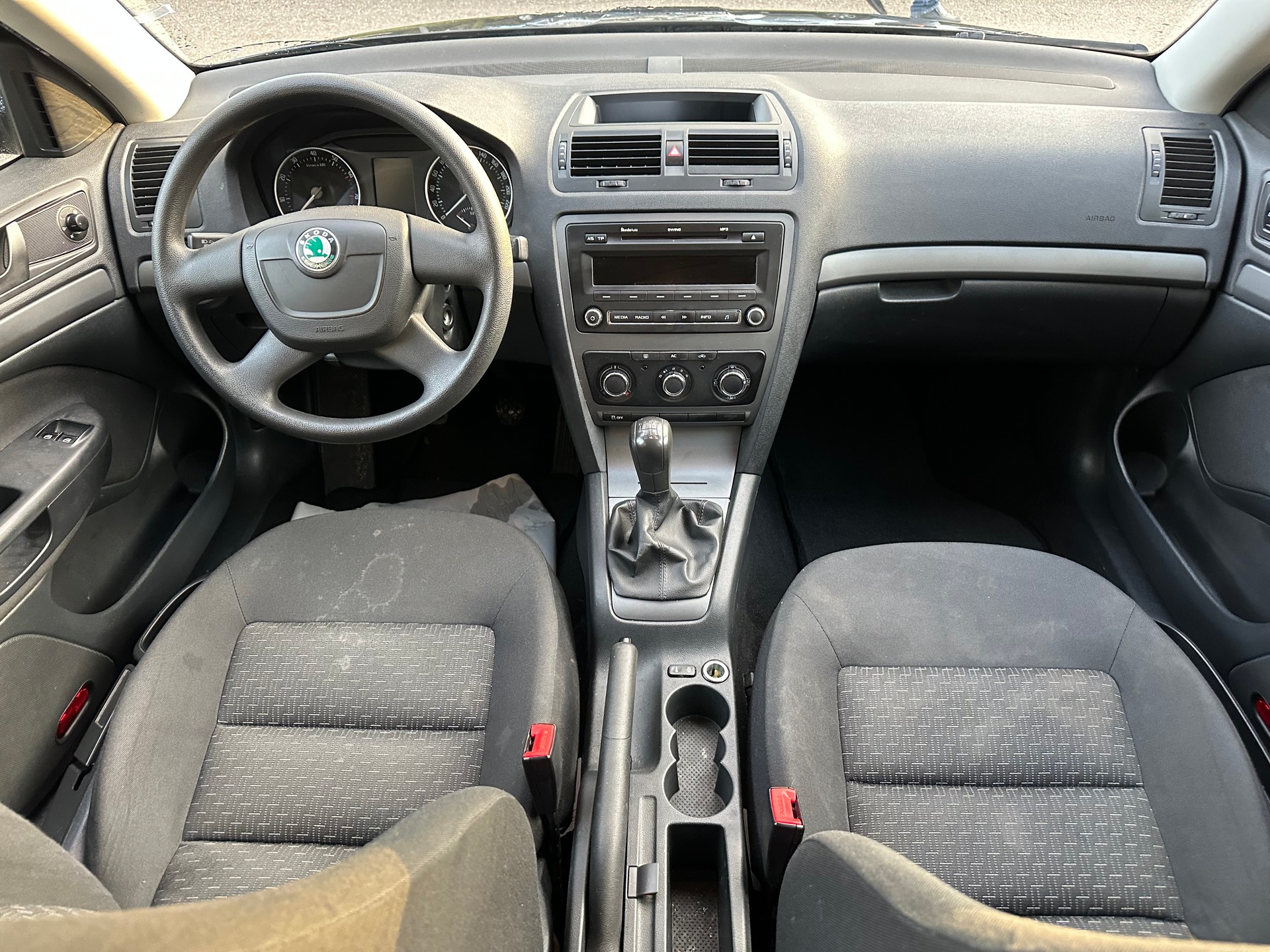 SKODA Octavia Combi 1.2 TSI Ambiente-image-9