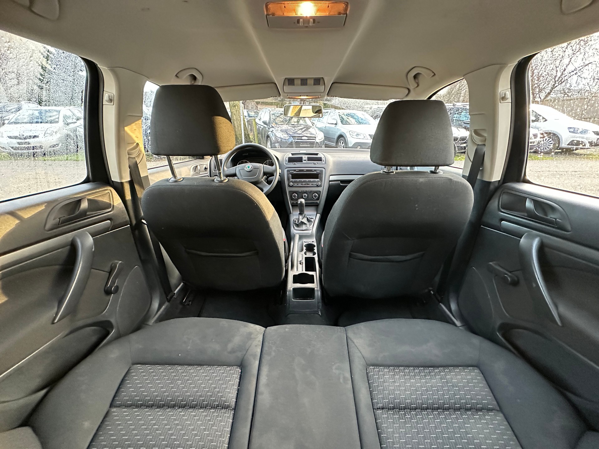 SKODA Octavia Combi 1.2 TSI Ambiente-image-7