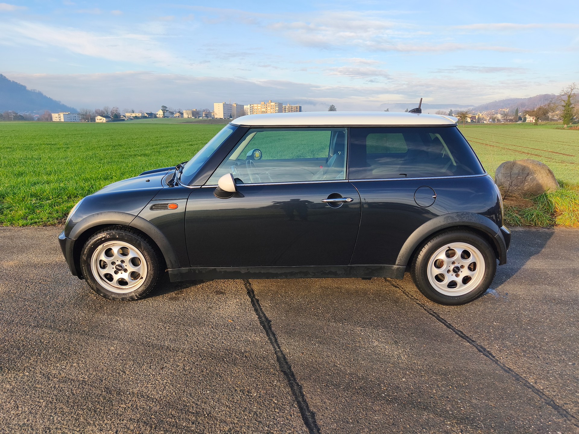 MINI Cooper-image-1