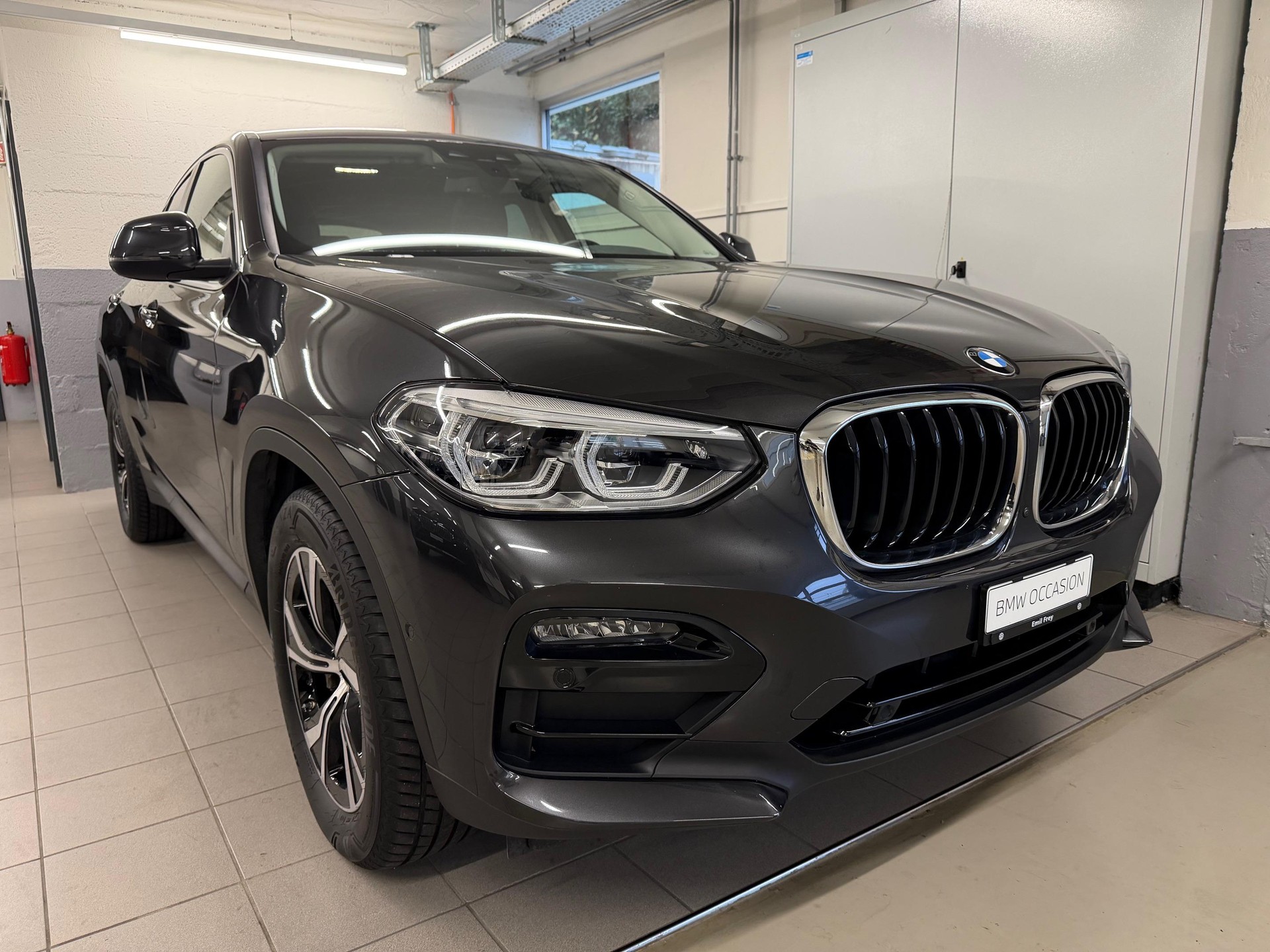 BMW X4 30i xDrive Steptronic-image-0
