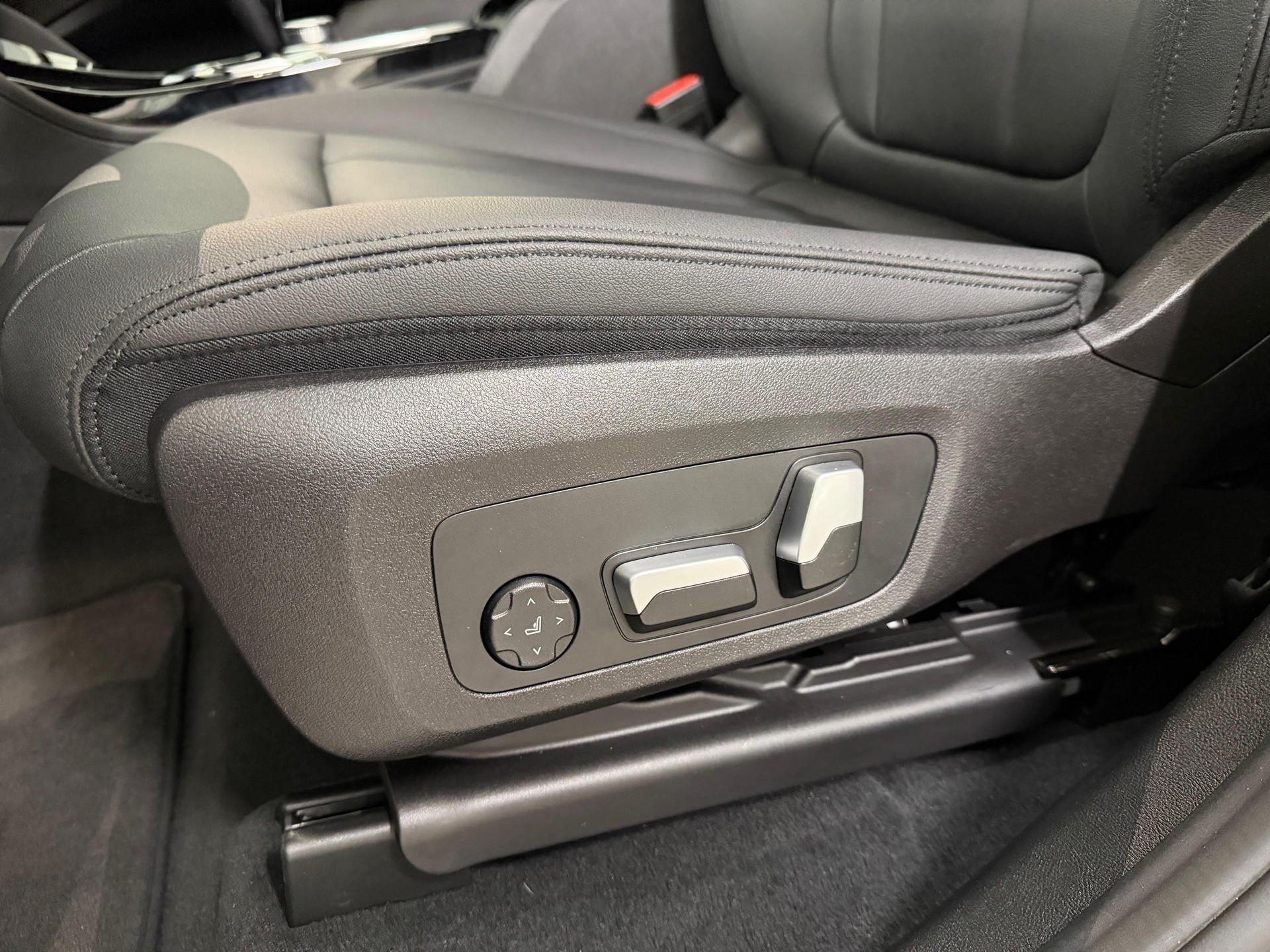 BMW X4 30i xDrive Steptronic-image-18