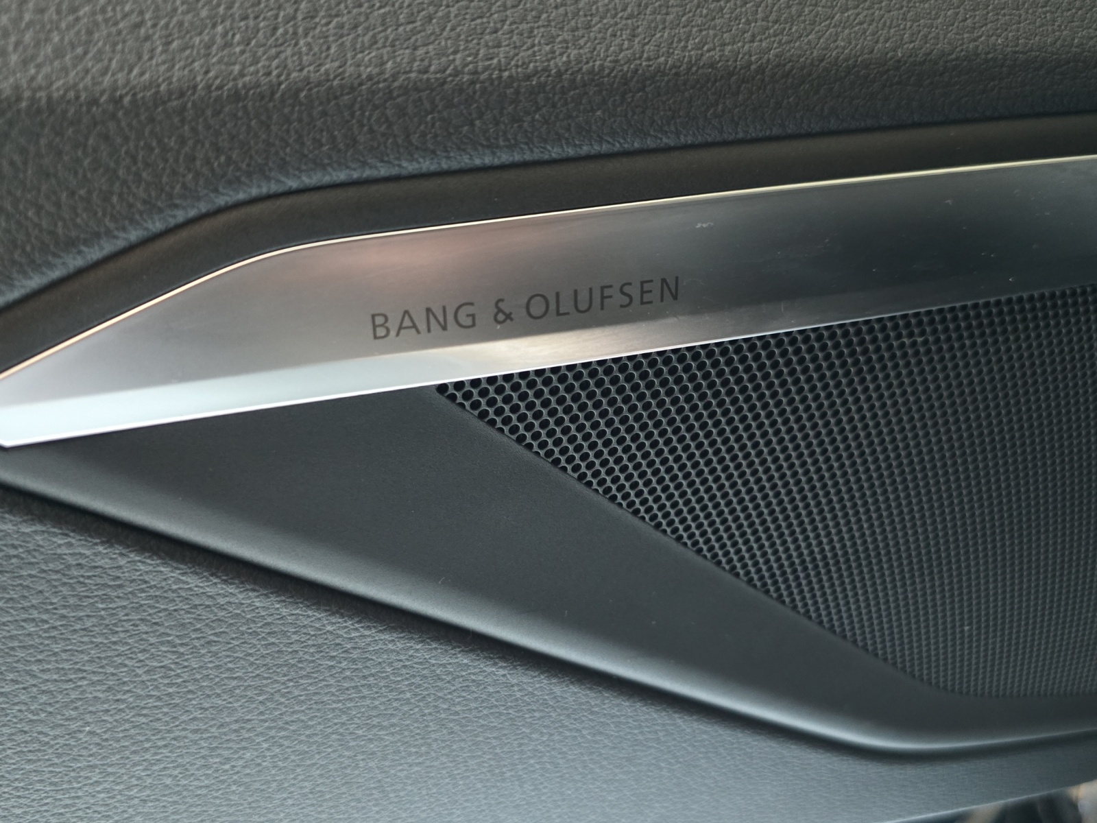 AUDI e-tron 55 S Line quattro-image-21