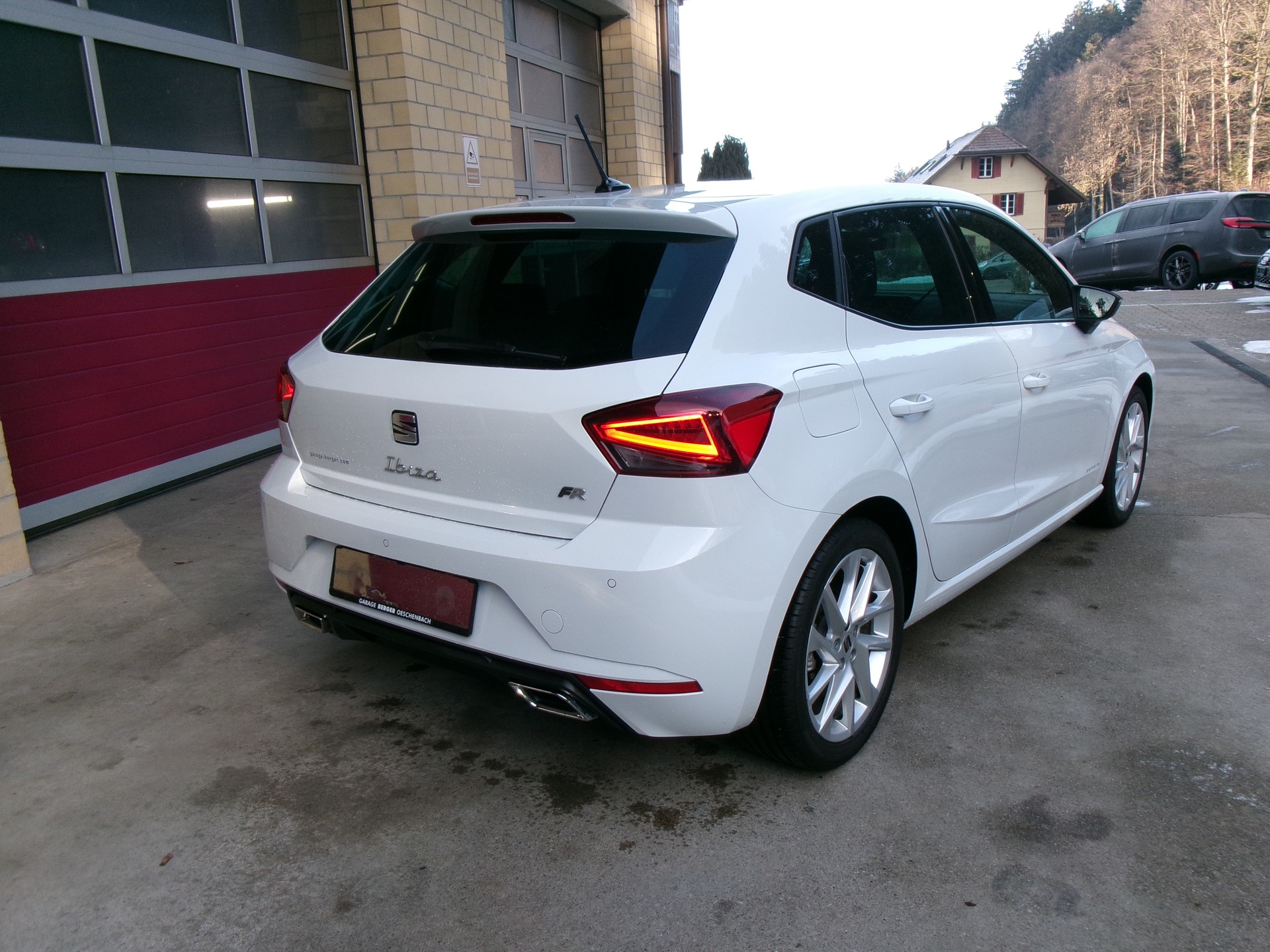 SEAT Ibiza 1.0 EcoTSI FR DSG-showroom-element-2