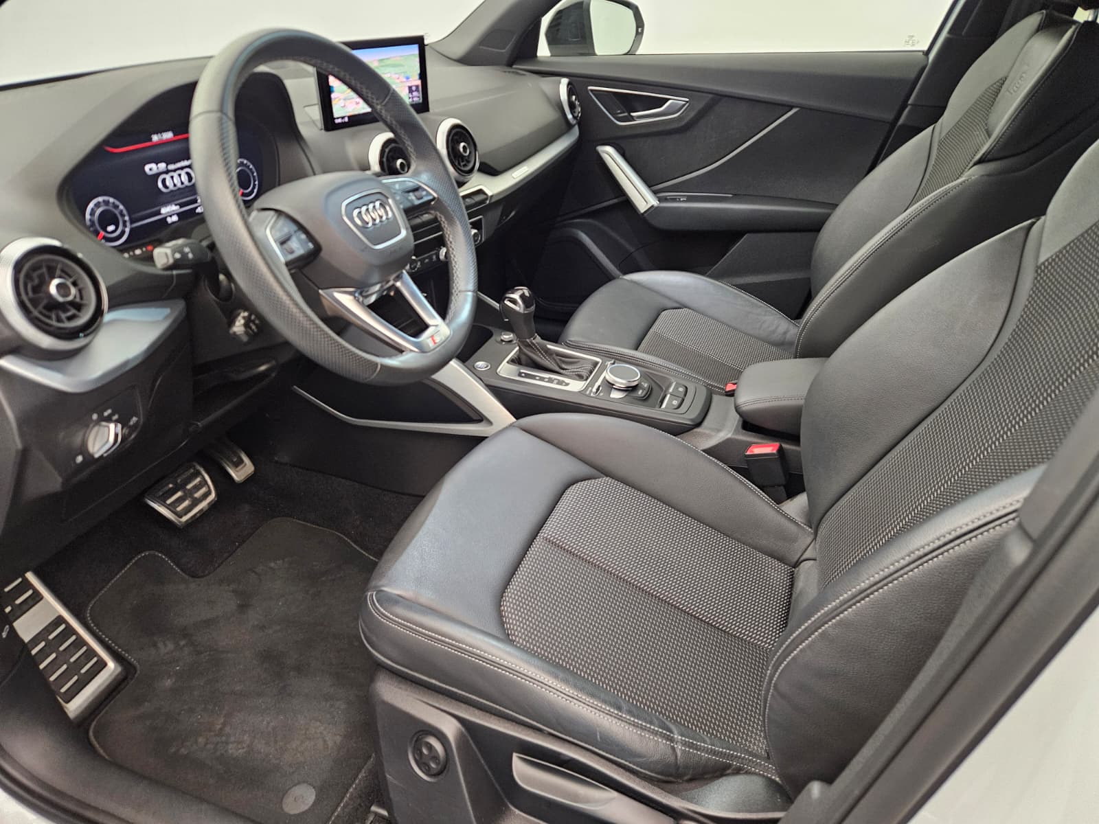 AUDI Q2 40 TFSI advanced Attraction quattro S-tronic-image-10