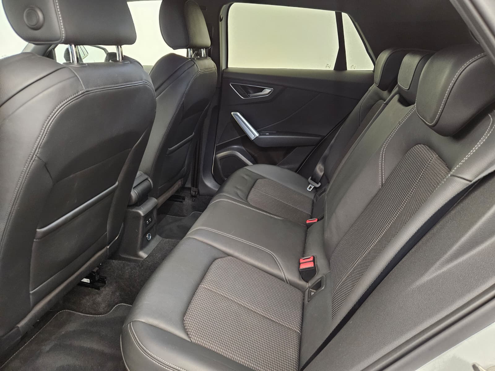 AUDI Q2 40 TFSI advanced Attraction quattro S-tronic-image-12