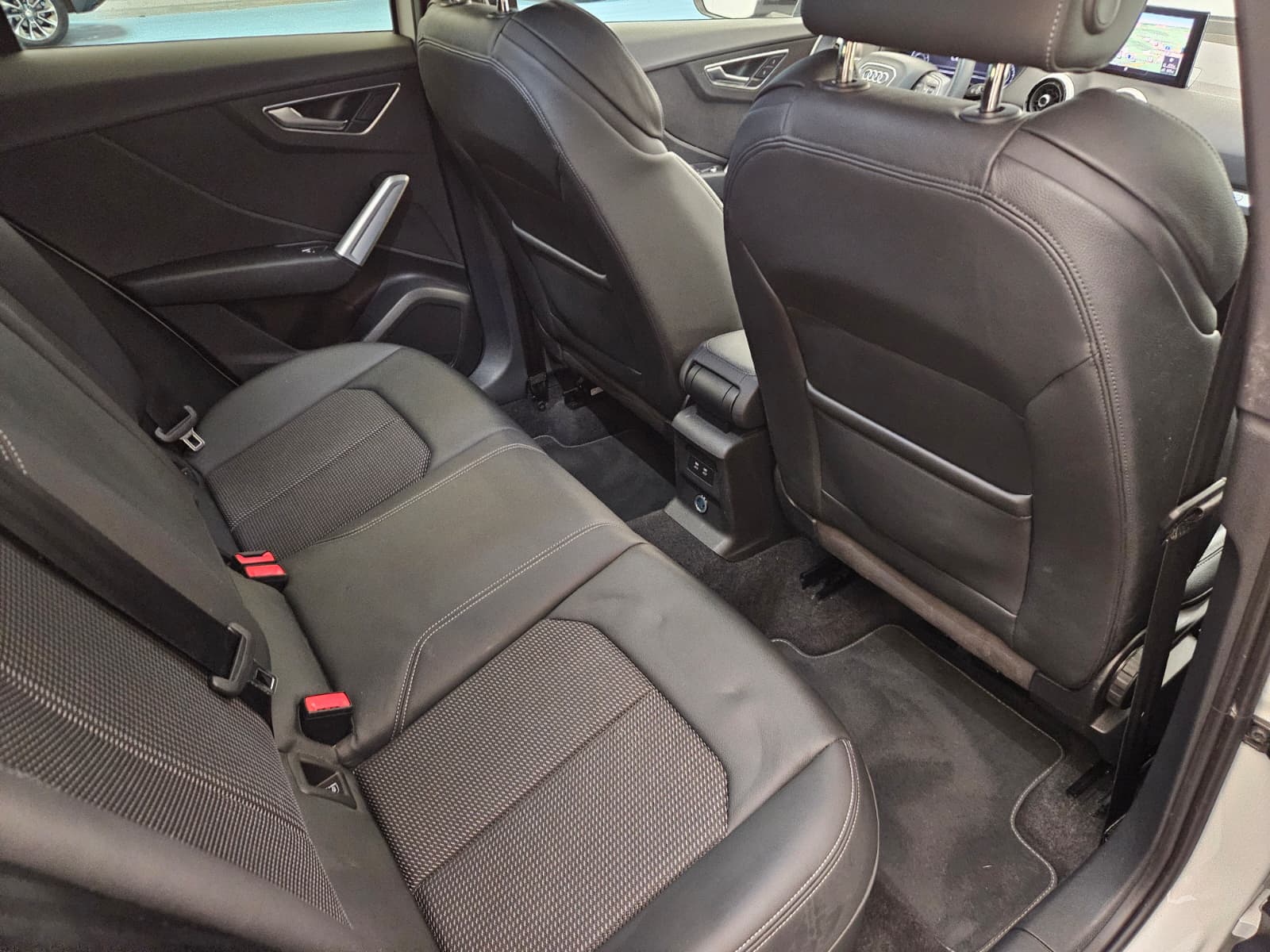 AUDI Q2 40 TFSI advanced Attraction quattro S-tronic-image-13