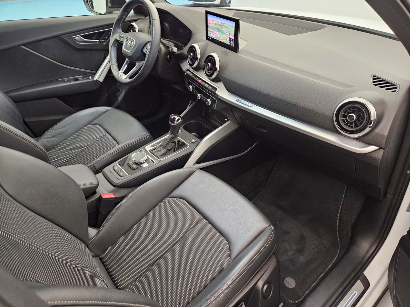 AUDI Q2 40 TFSI advanced Attraction quattro S-tronic-image-11