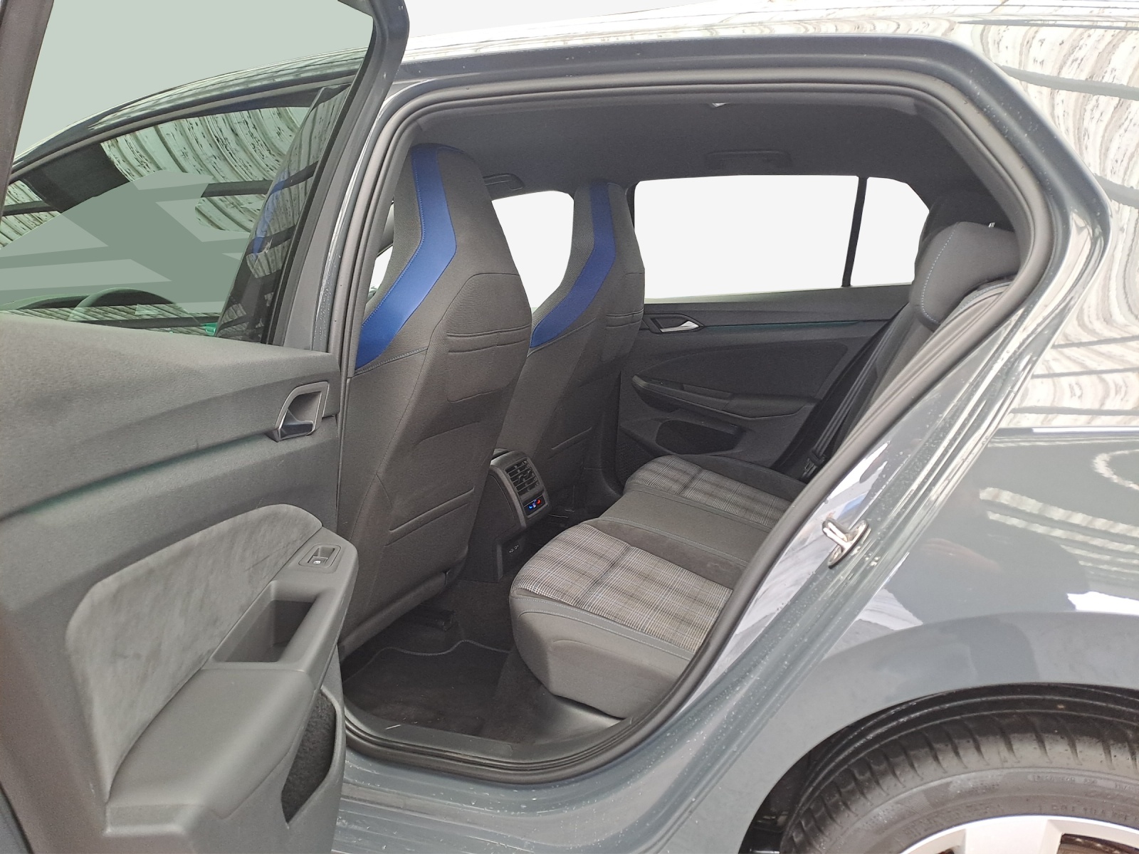 VW Golf 1.4 TSI PHEV GTE-image-11
