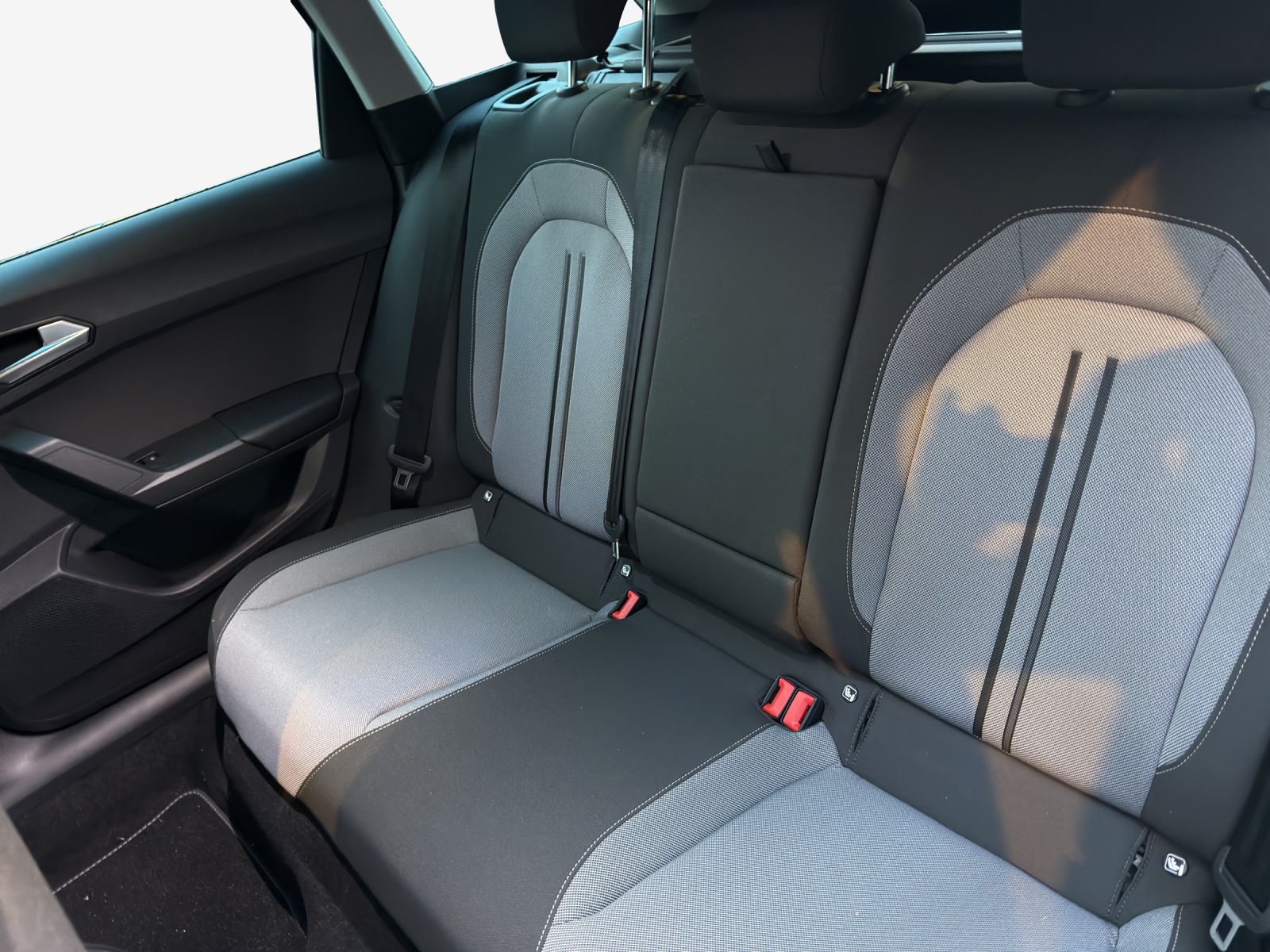 SEAT Leon ST 1.5 eHybrid pHEV DSG Business Edition-image-11