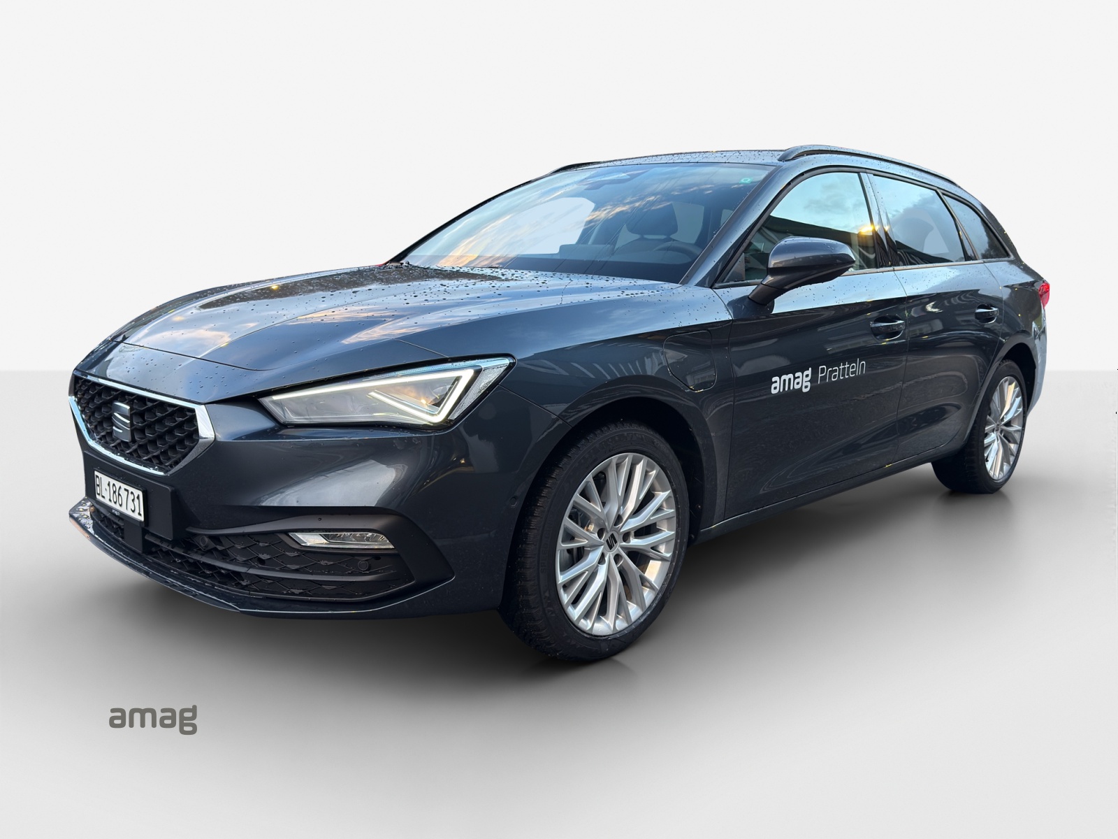 SEAT Leon ST 1.5 eHybrid pHEV DSG Business Edition-image-0
