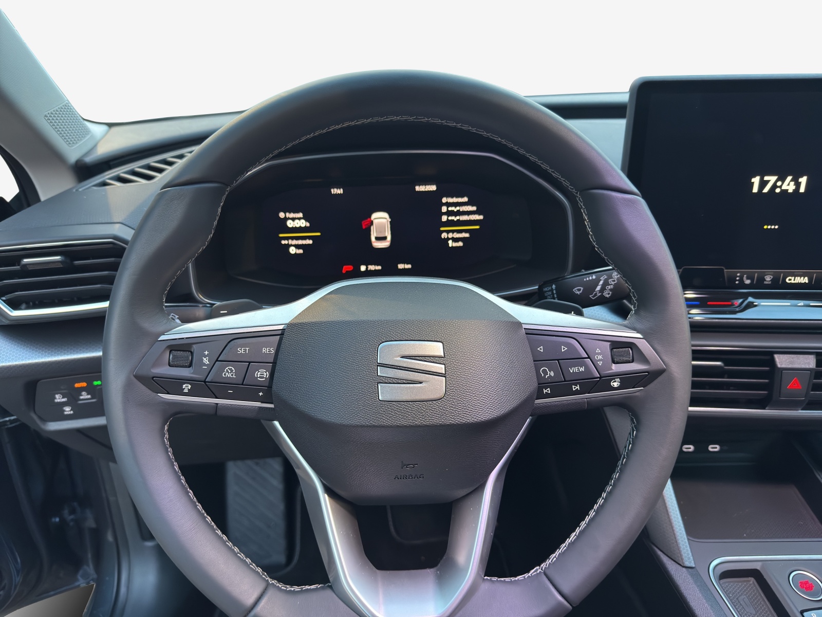 SEAT Leon ST 1.5 eHybrid pHEV DSG Business Edition-image-9