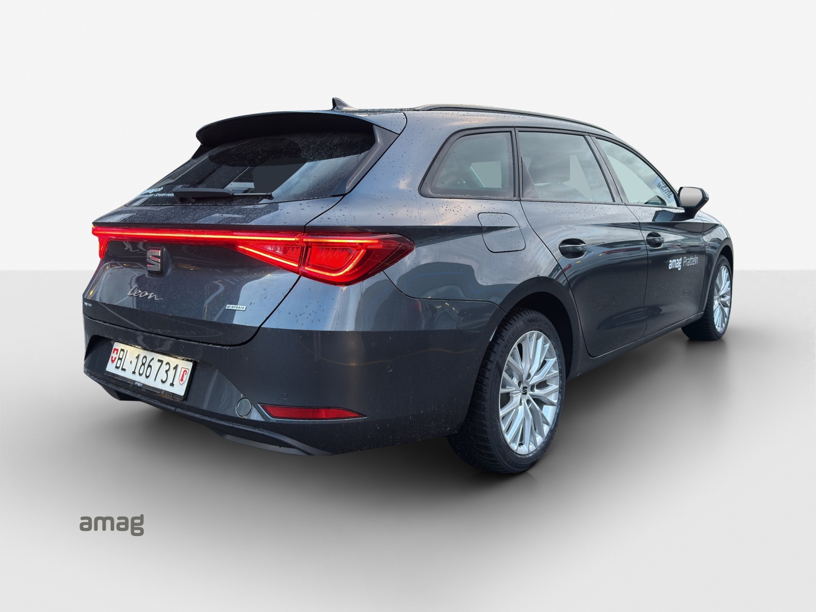 SEAT Leon ST 1.5 eHybrid pHEV DSG Business Edition-image-4