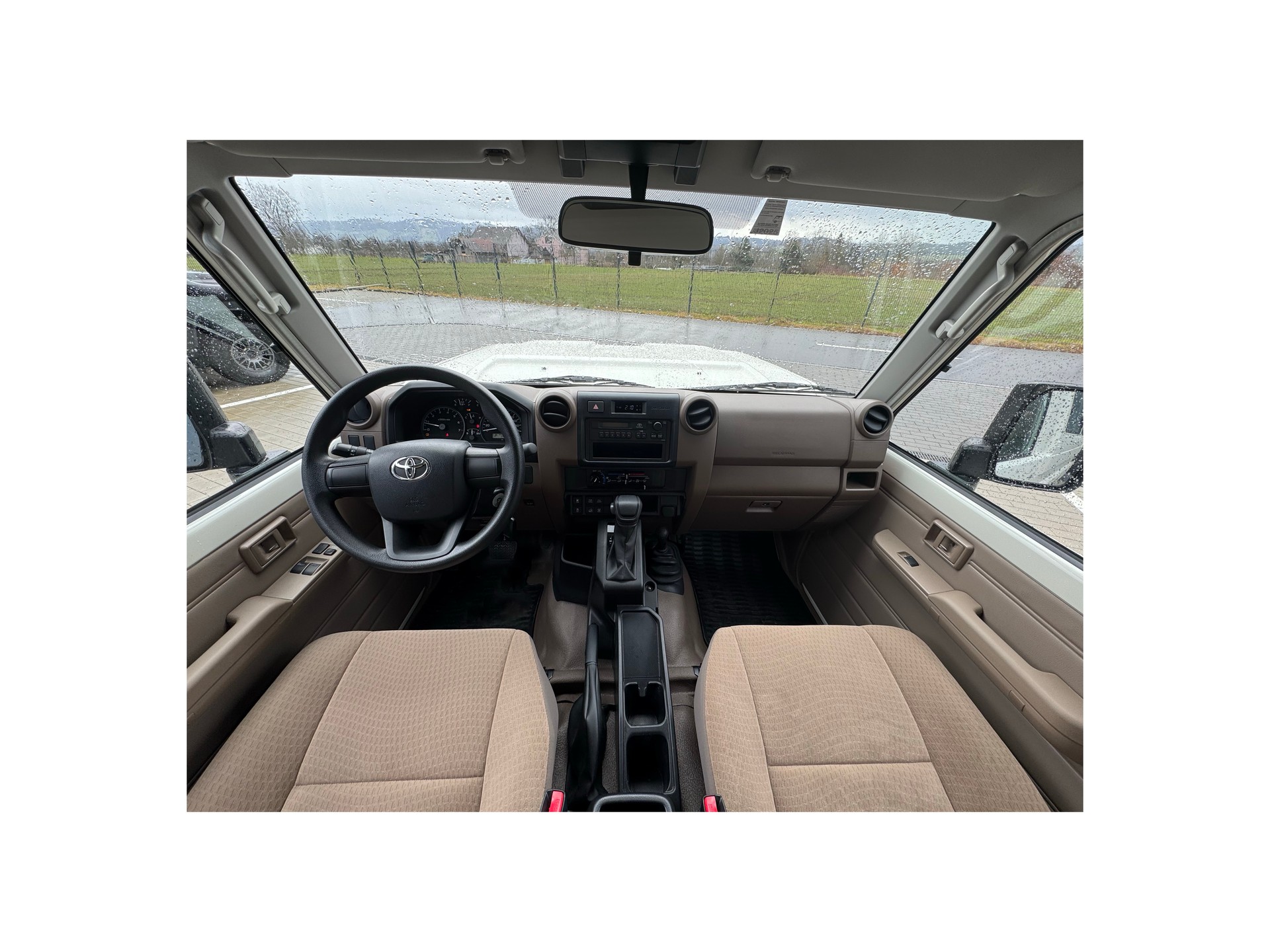 TOYOTA Land Cruiser GRJ78 4.0 V6-image-4