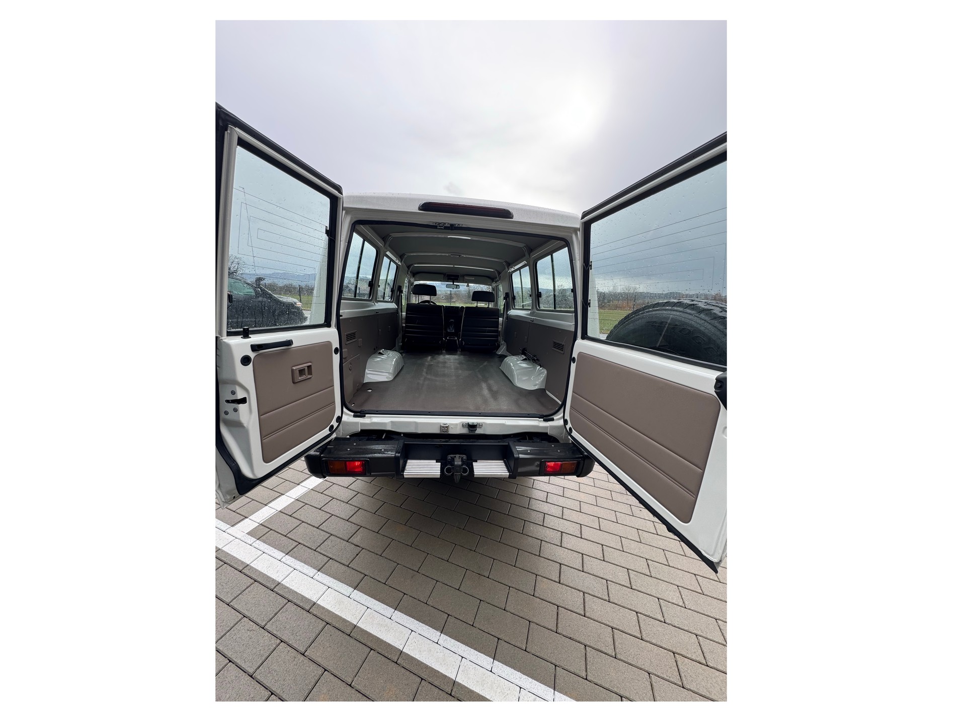 TOYOTA Land Cruiser GRJ78 4.0 V6-image-5