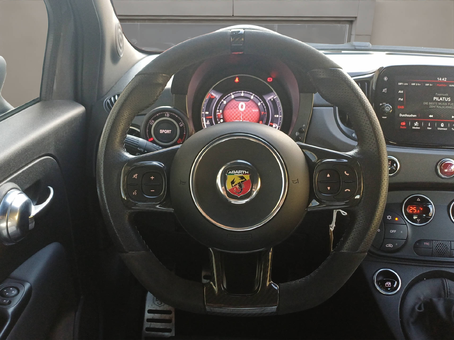 FIAT 595 Abarth 1.4 T-Jet 180 Competizione-image-9