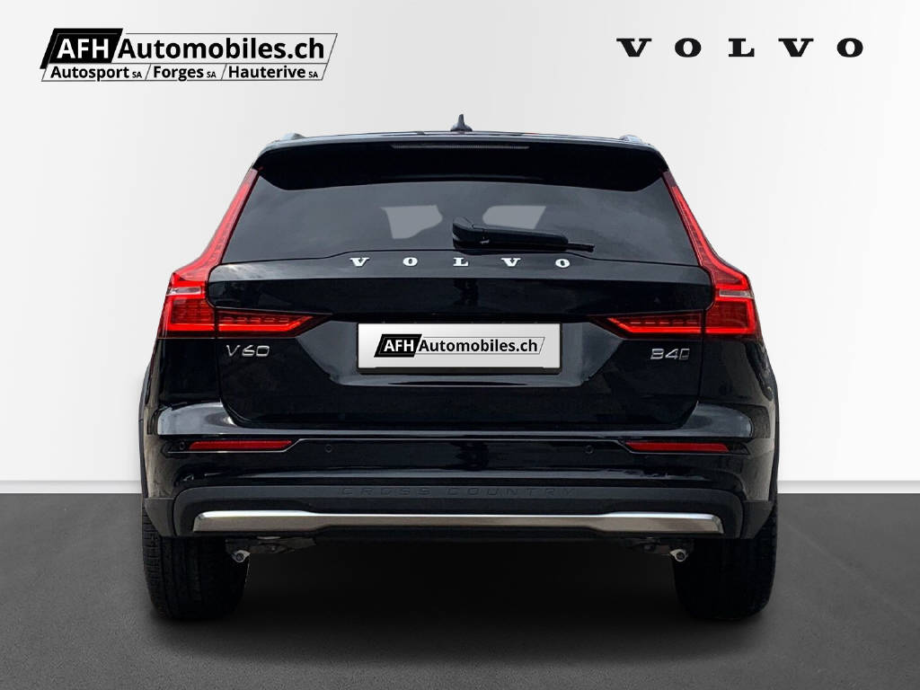 VOLVO V60 Cross Country 2.0 B5 Ultim-image-3