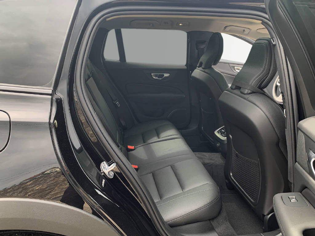 VOLVO V60 Cross Country 2.0 B5 Ultim-image-11