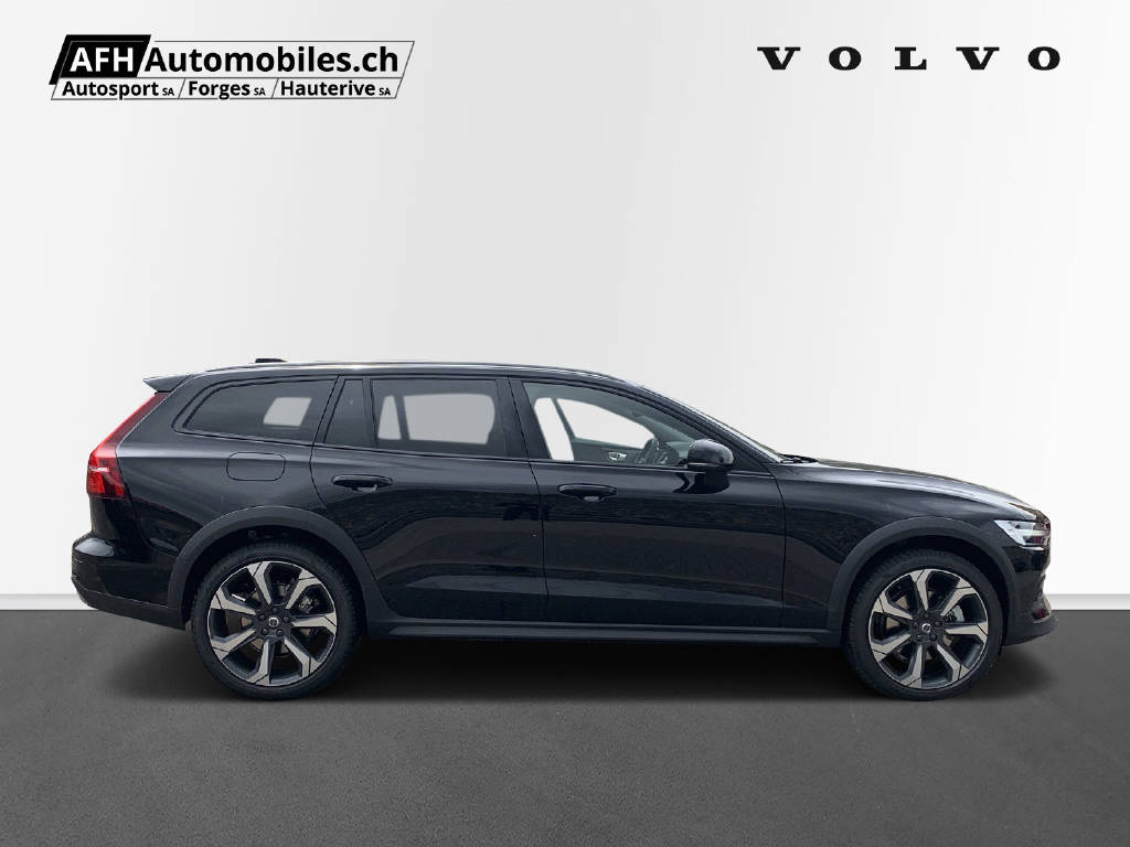 VOLVO V60 Cross Country 2.0 B5 Ultim-image-5