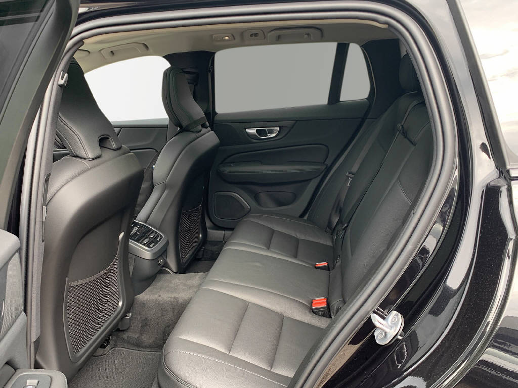 VOLVO V60 Cross Country 2.0 B5 Ultim-image-10