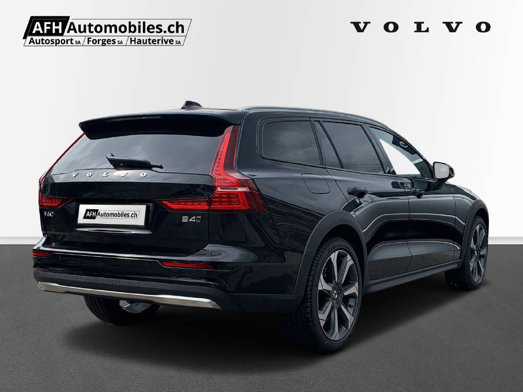VOLVO V60 Cross Country 2.0 B5 Ultim-image-4