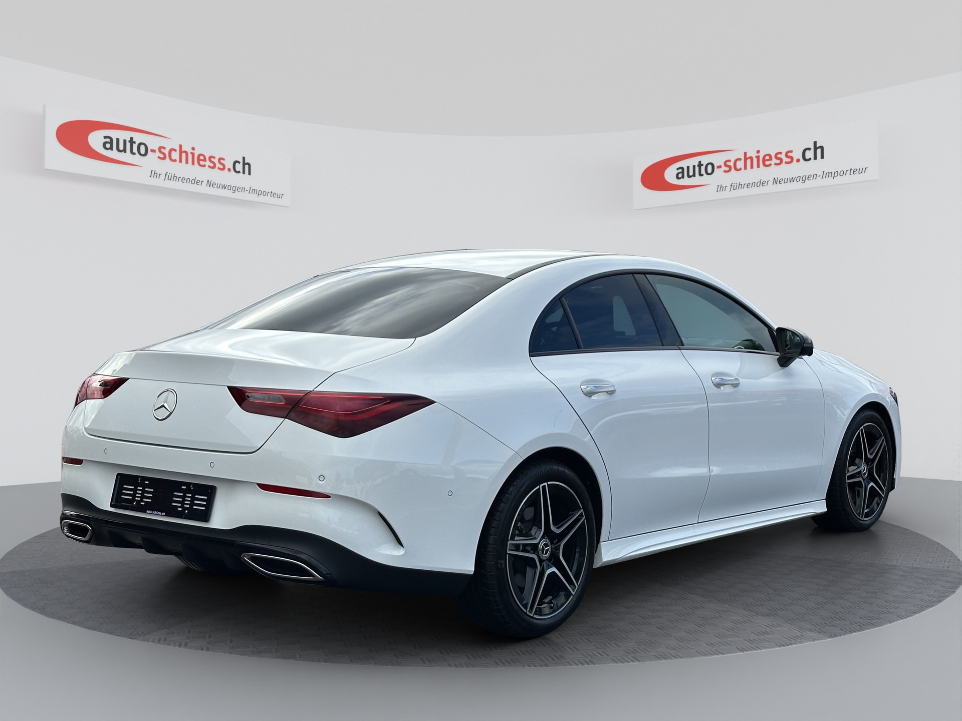 MERCEDES-BENZ CLA 200 AMG Night 7G-DCT-image-4