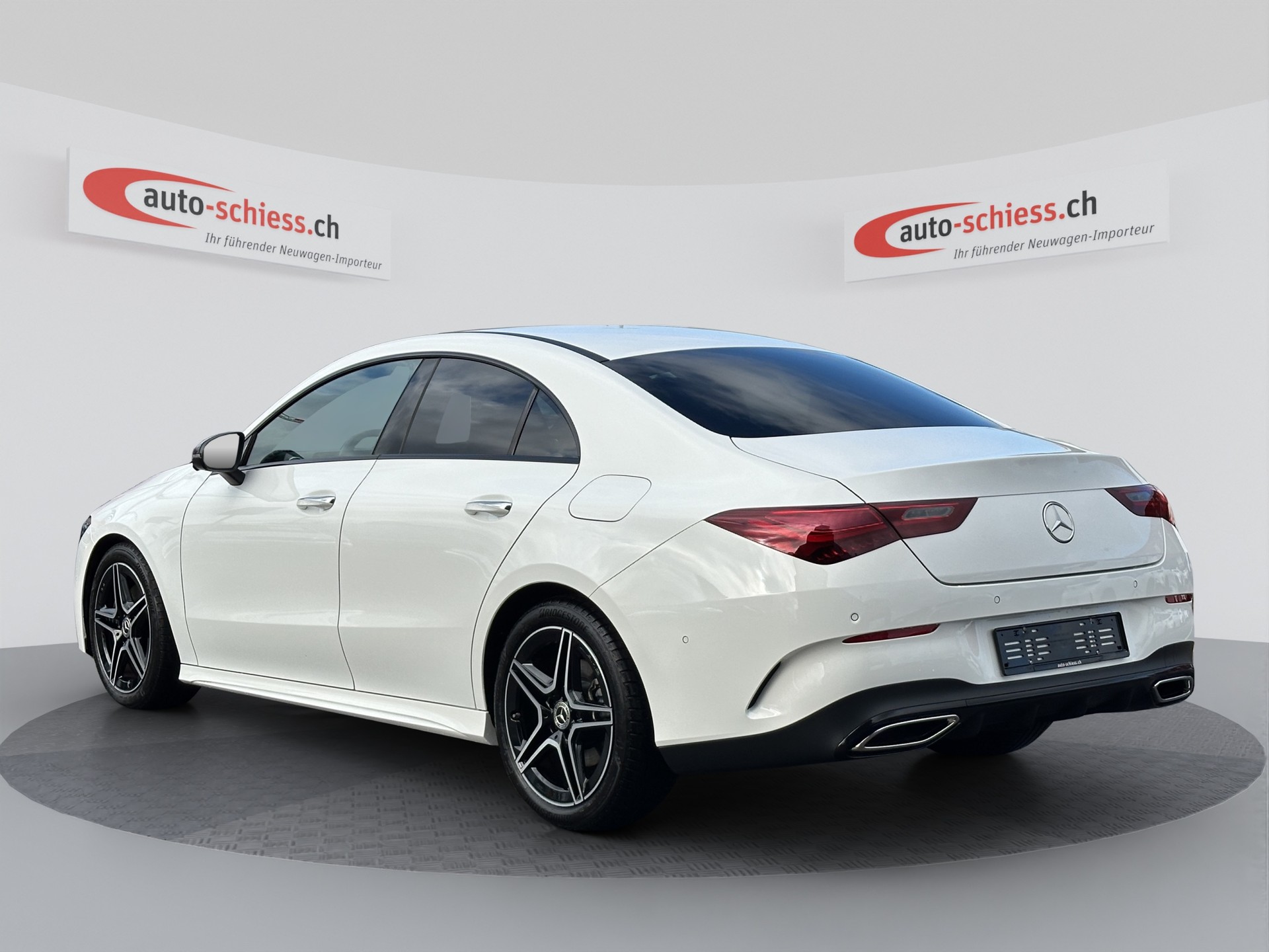 MERCEDES-BENZ CLA 200 AMG Night 7G-DCT-image-2