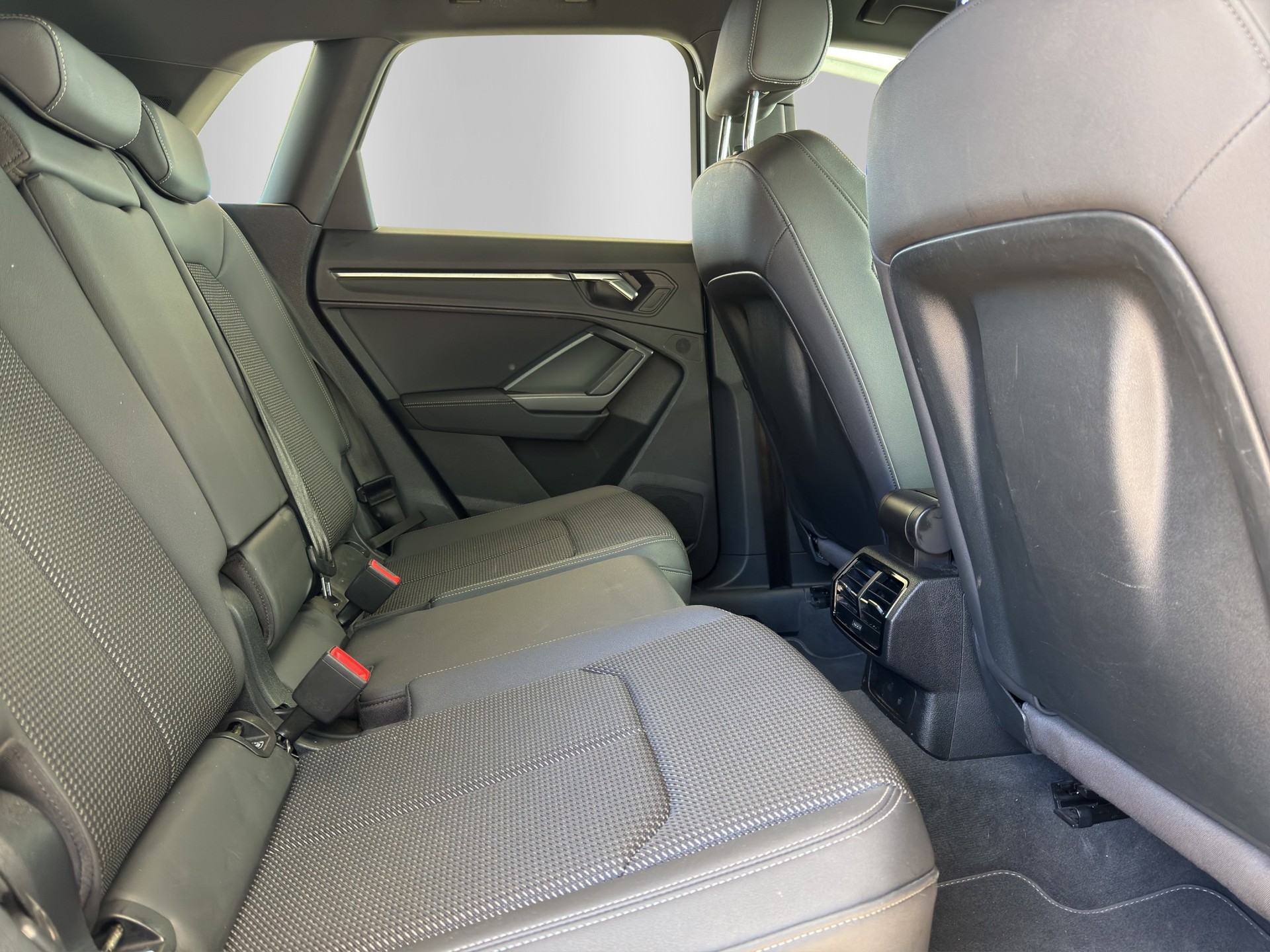 AUDI Q3 45 TFSI e S line Attraction S-tronic-image-14