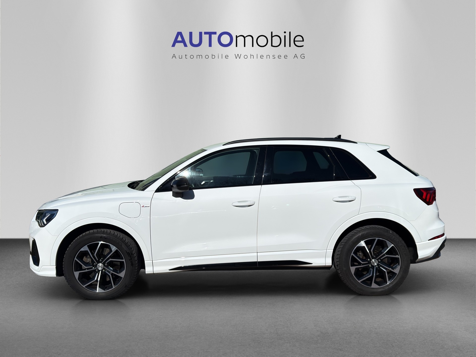 AUDI Q3 45 TFSI e S line Attraction S-tronic-image-0