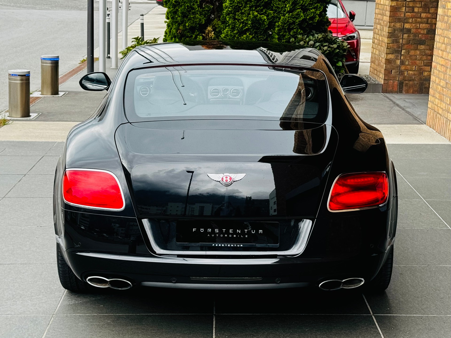 BENTLEY Continental GT 4.0 V8-showroom-element-3