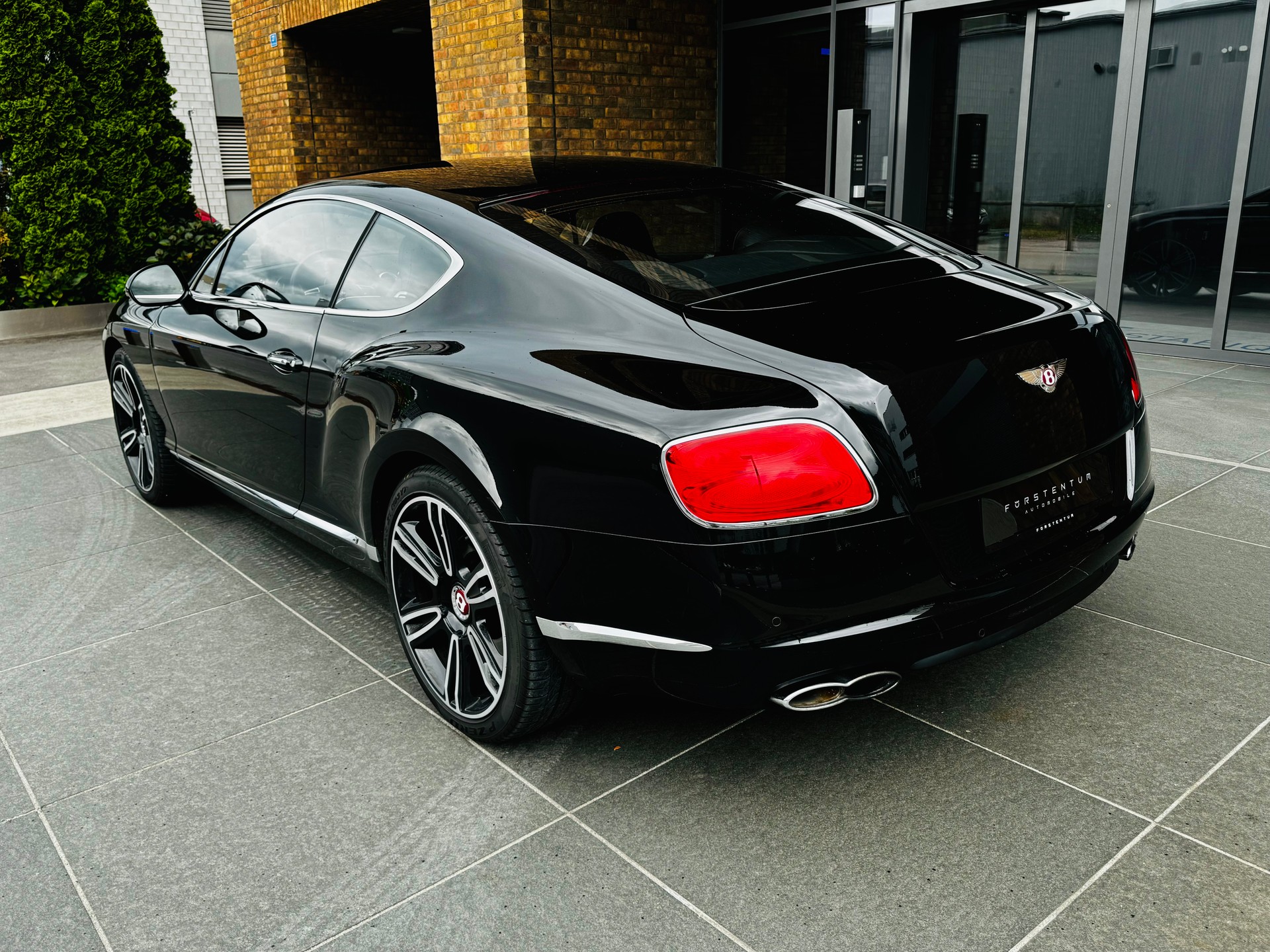 BENTLEY Continental GT 4.0 V8-showroom-element-2