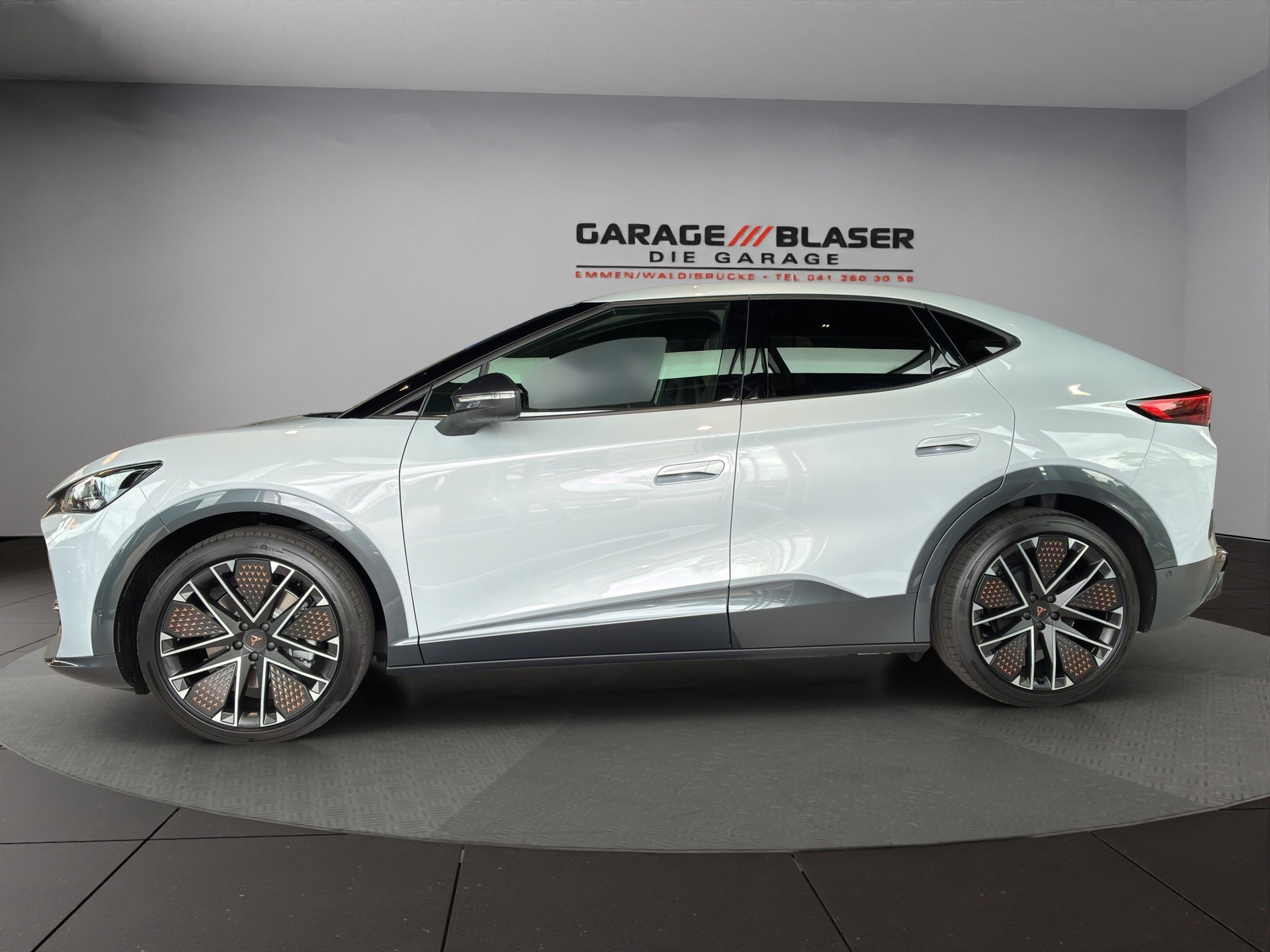 CUPRA Tavascan Type 10 77 kWh VZ Extreme-image-1