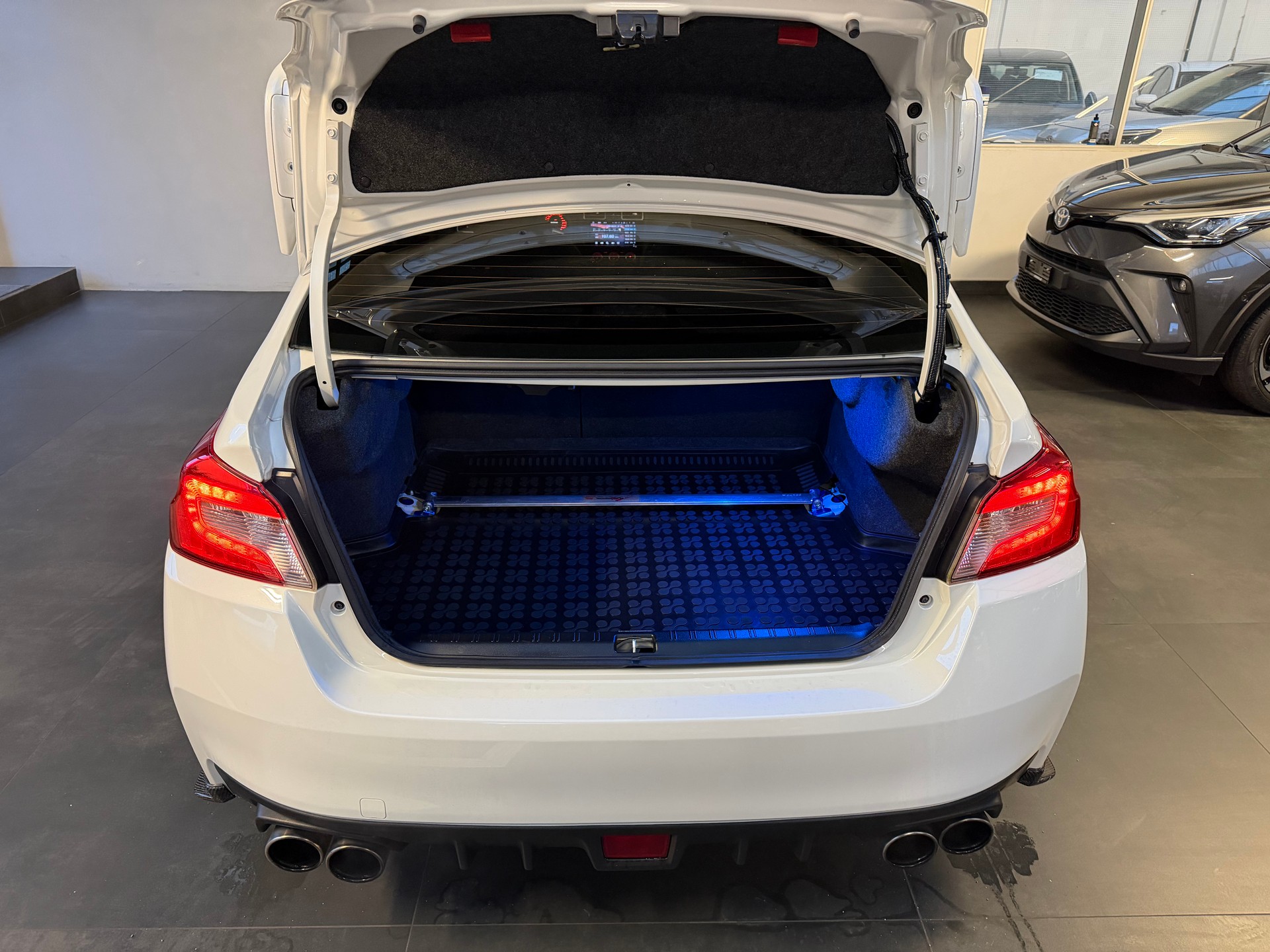 SUBARU WRX 2.5 Turbo 4WD STI Sport-image-10