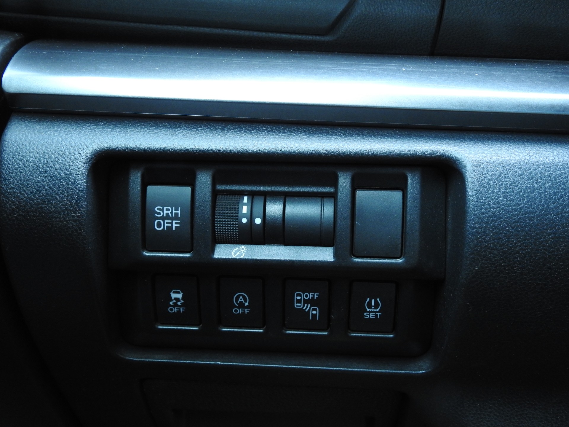 SUBARU XV 2.0 Luxury AWD Lineartronic-image-22