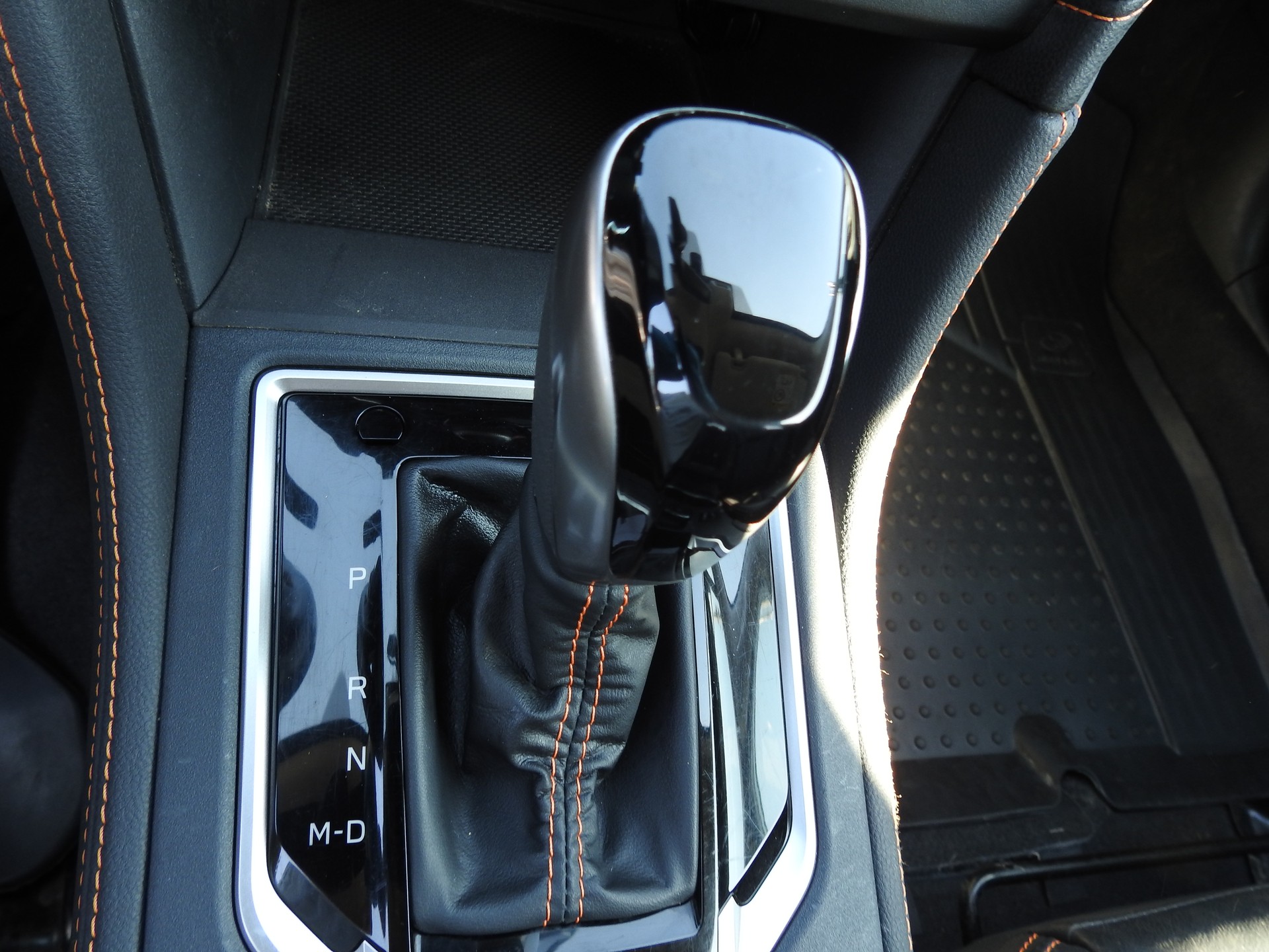SUBARU XV 2.0 Luxury AWD Lineartronic-image-19