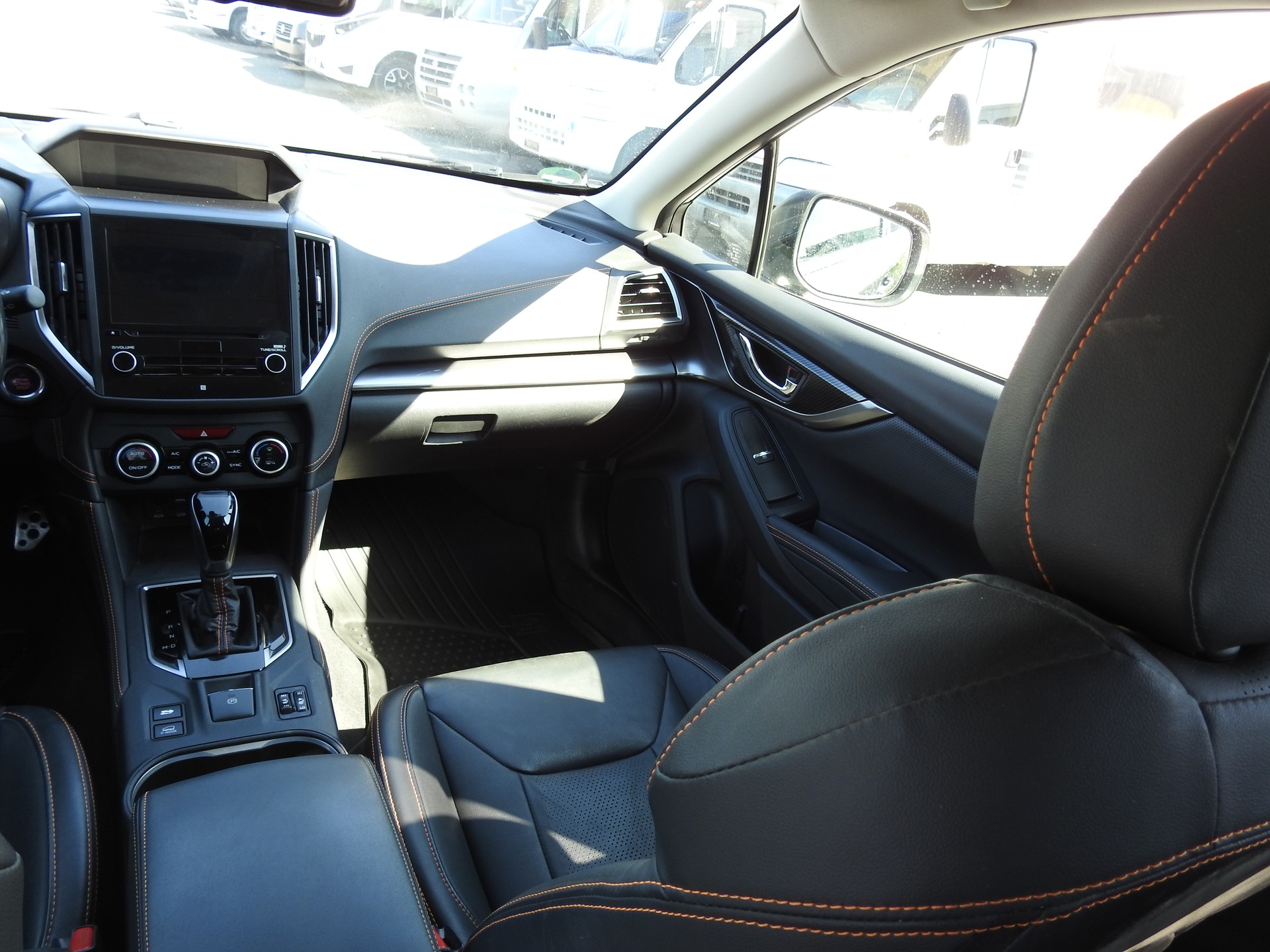 SUBARU XV 2.0 Luxury AWD Lineartronic-image-16