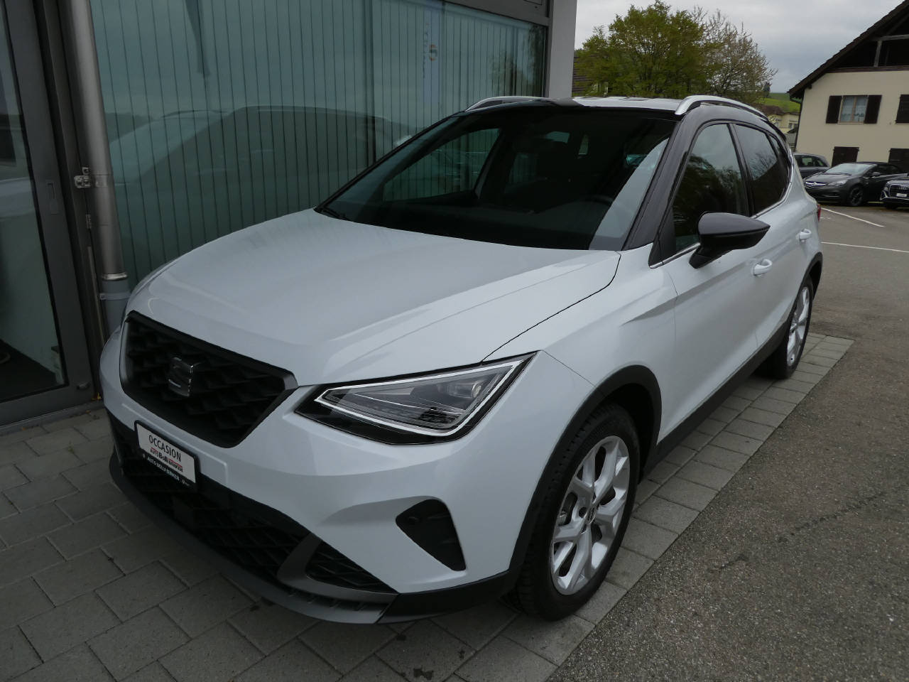 SEAT Arona 1.0 TSI 110 Move FR DSG-image-1