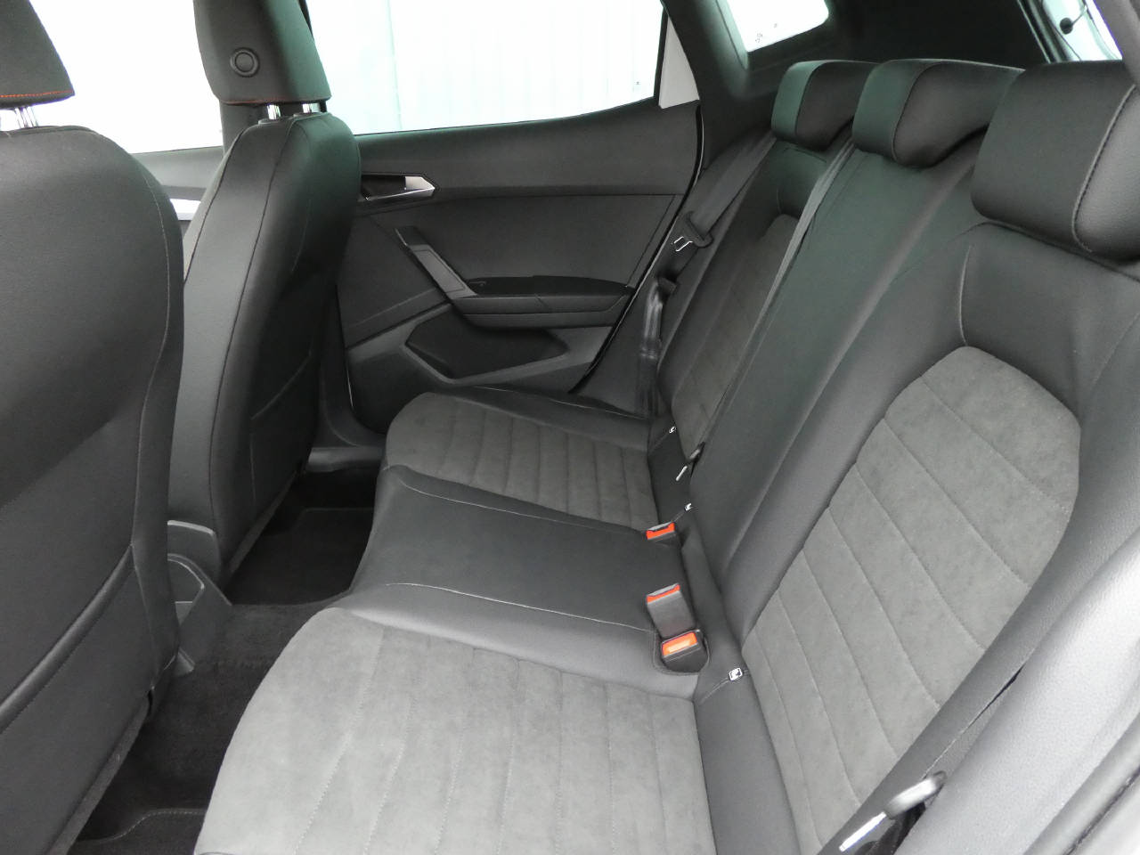 SEAT Arona 1.0 TSI 110 Move FR DSG-image-9