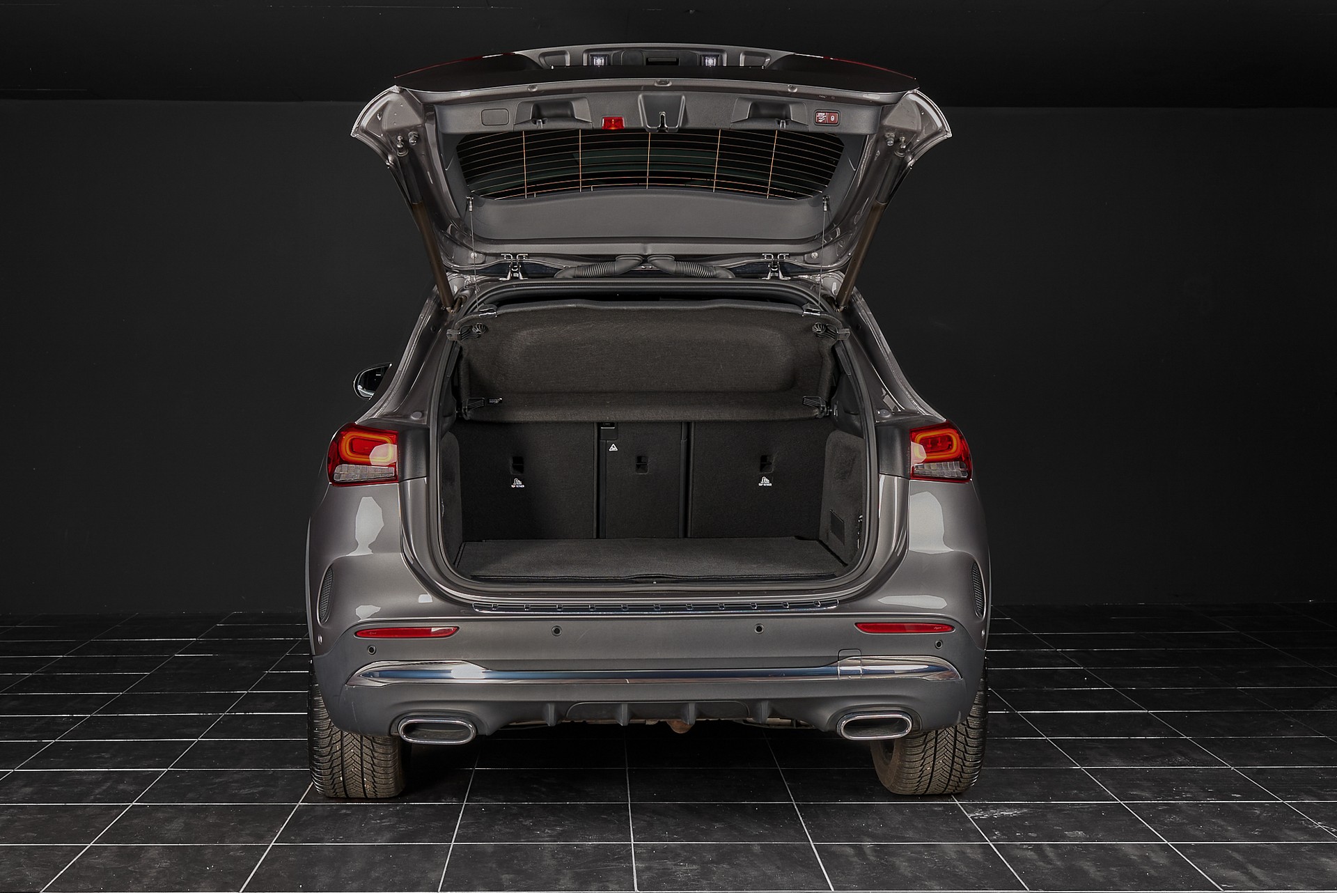 MERCEDES-BENZ GLA 250 4Matic AMG Line 8G-DCT-image-3